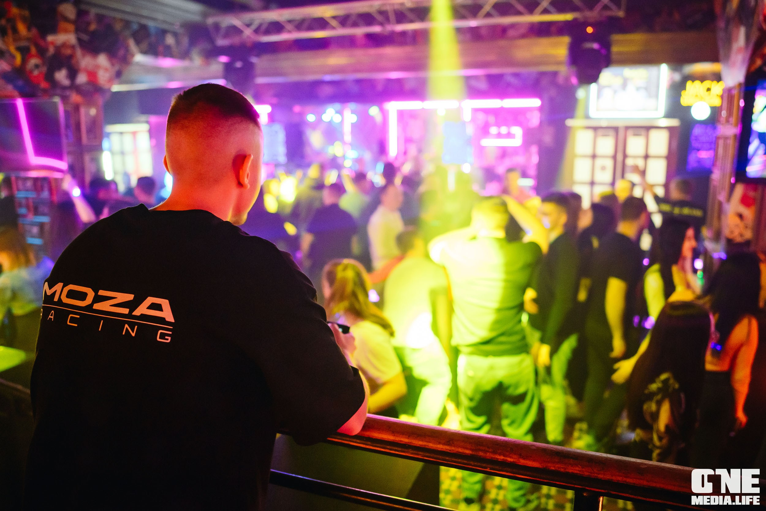 Фотоотчет из бара XxxX. One Media Life: фоторепортажи, фотоотчеты с мероприятий и заведений