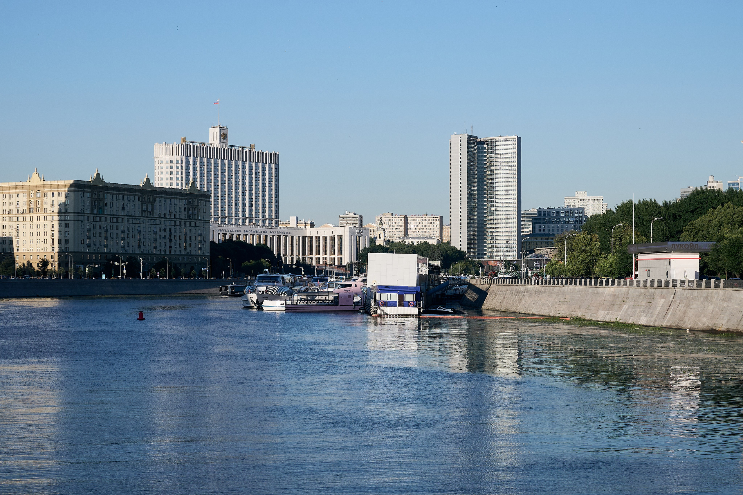 Прогулка на кораблике по Москва-реке. Фотограф Роман Адлер