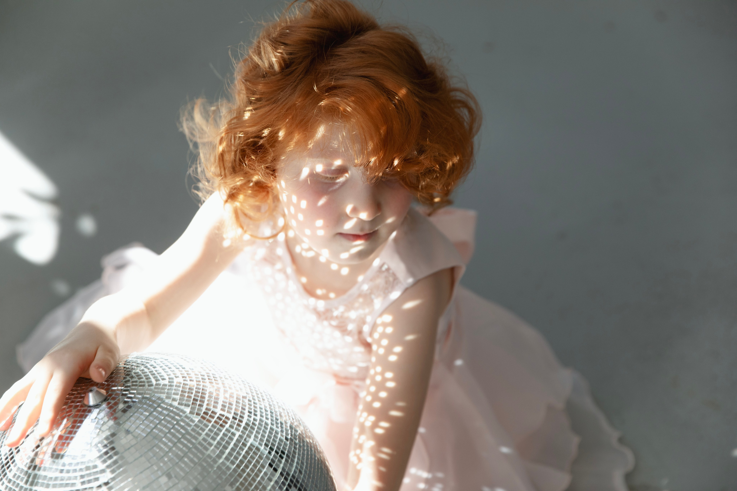 Съемка Софа и дискошар в студии. Фотограф новорожденных, детский фотограф Москва.Семейная съемка Москва. Семенова Анна