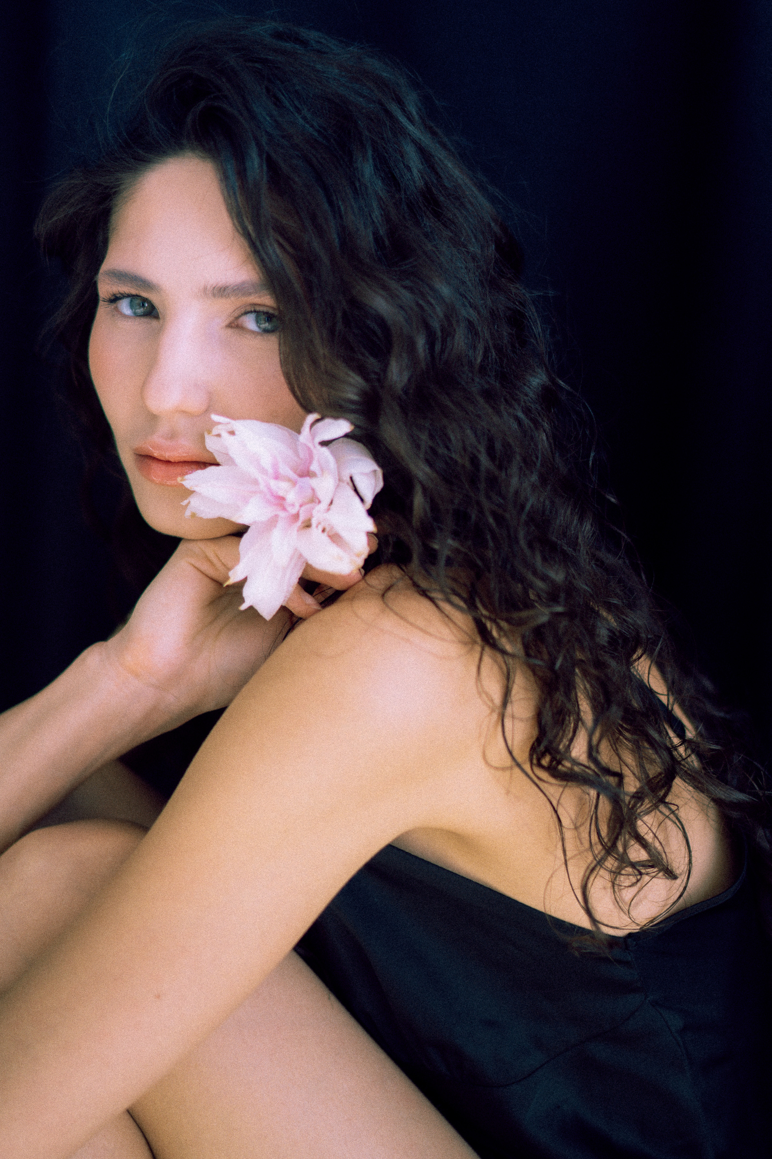 Камилла с лилиями. Чувственный фотограф в Санкт-Петербурге Пятнова Ксения