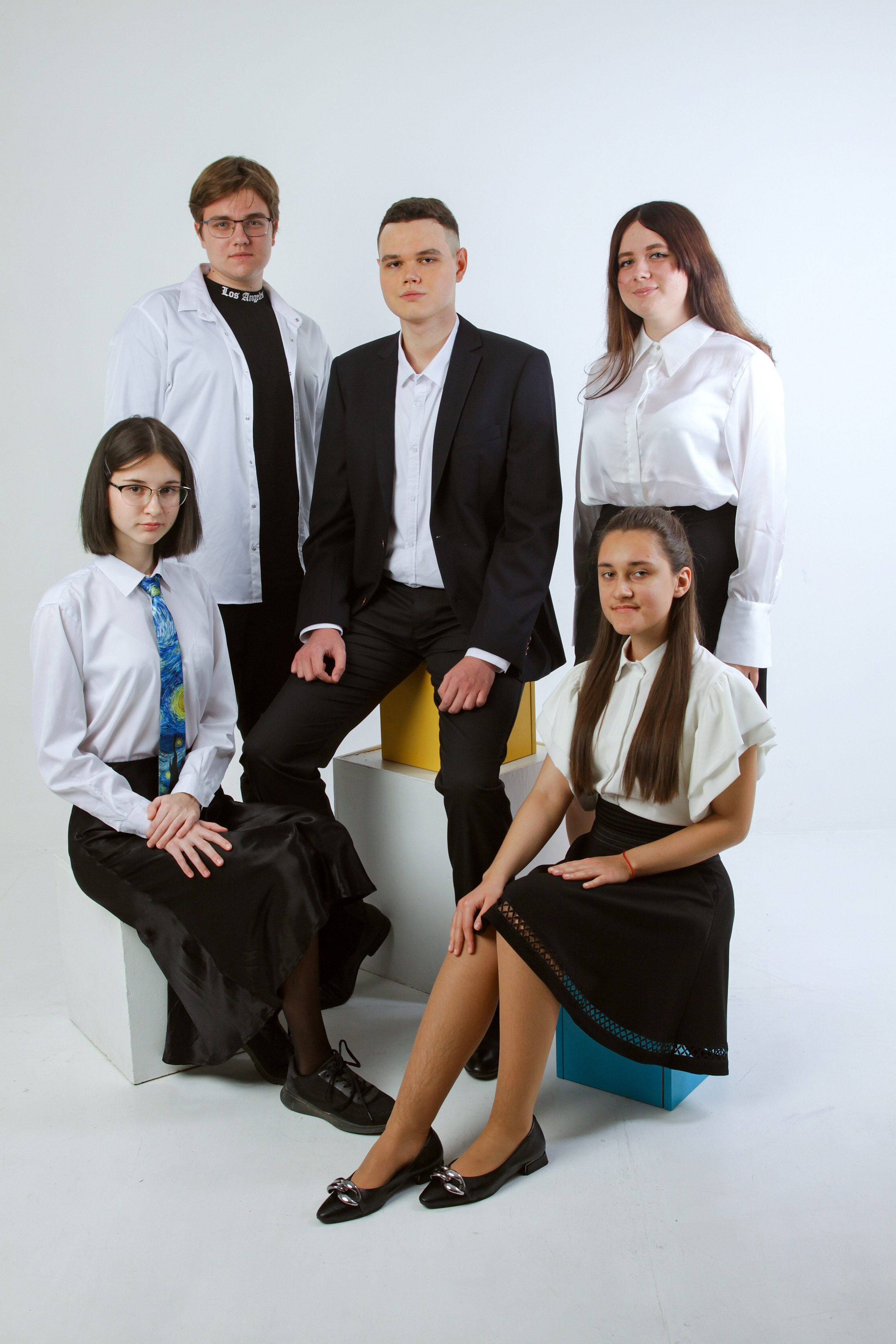 Съемка старшеклассников в студии «СОВА» г. Таганрог. Выпускные альбомы в Таганроге и Ростовской Области