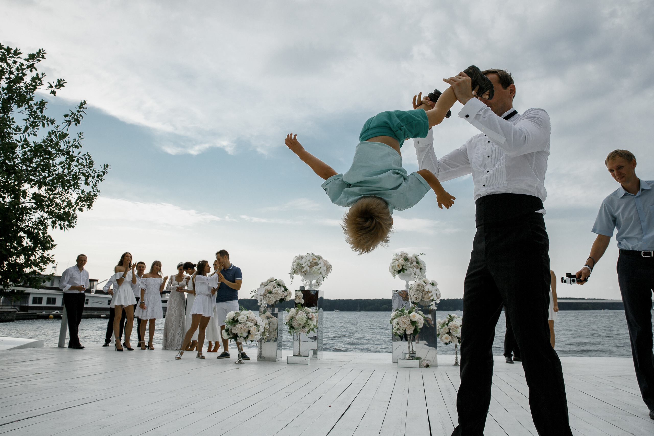 Белая свадьба в яхт-клубе. Свадебный фотограф в Москве Денис и Анастасия Исаевы
