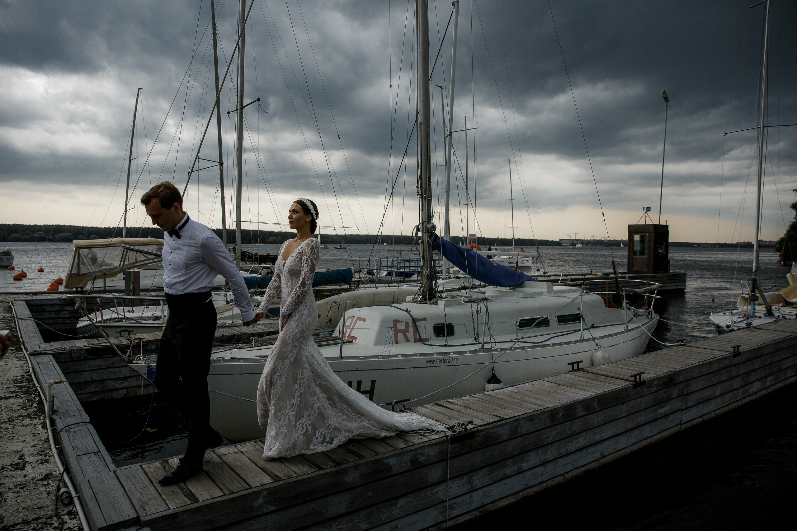 Белая свадьба в яхт-клубе. Свадебный фотограф в Москве Денис и Анастасия Исаевы
