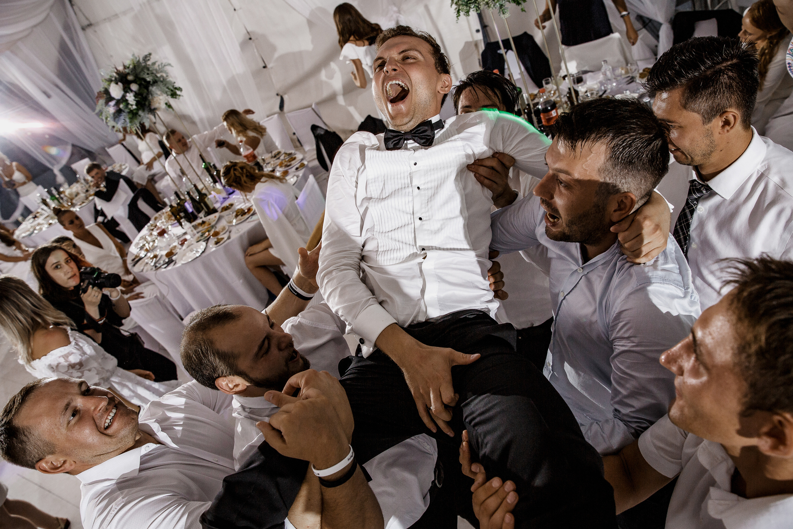 Белая свадьба в яхт-клубе. Свадебный фотограф в Москве Денис и Анастасия Исаевы