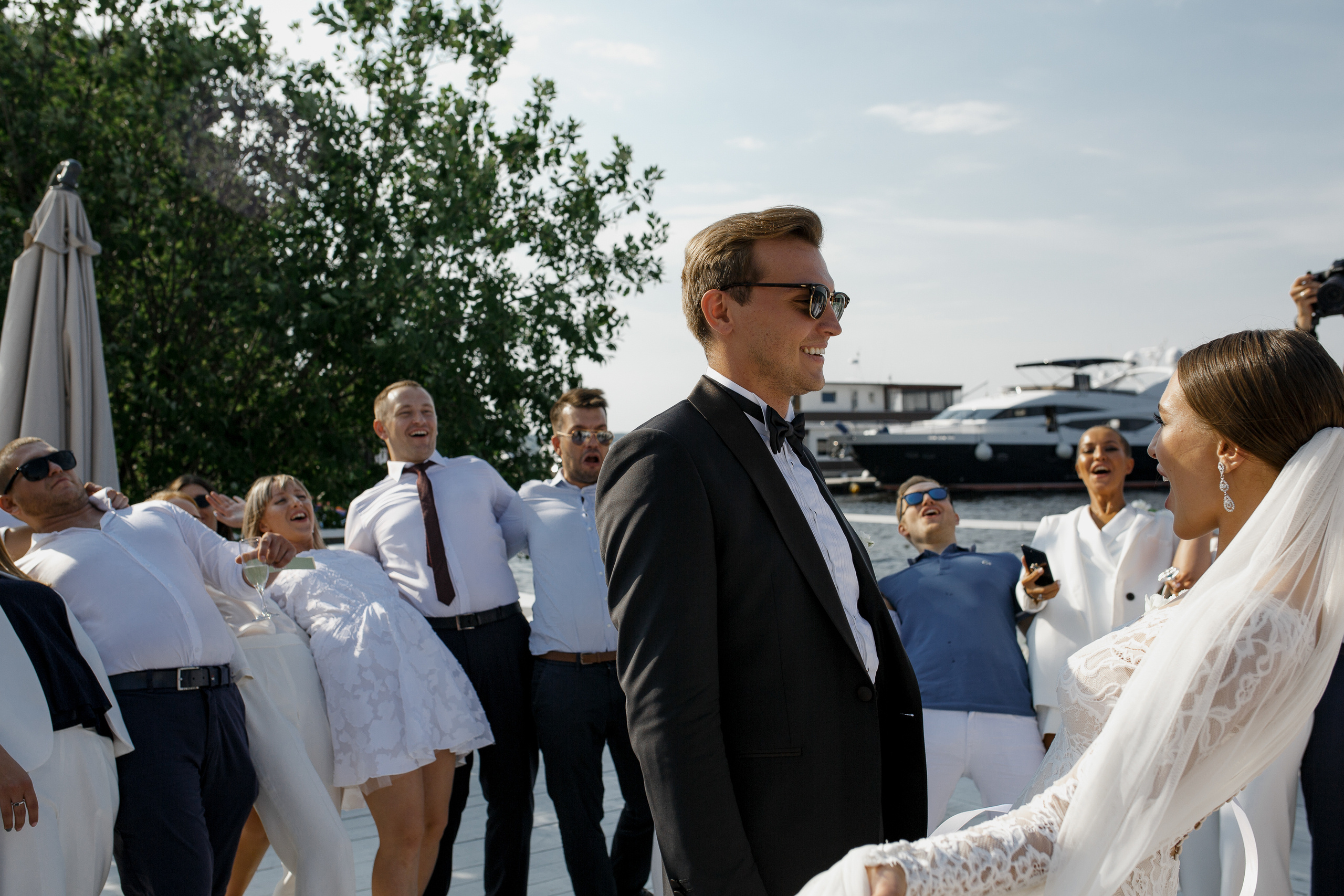 Белая свадьба в яхт-клубе. Свадебный фотограф в Москве Денис и Анастасия Исаевы