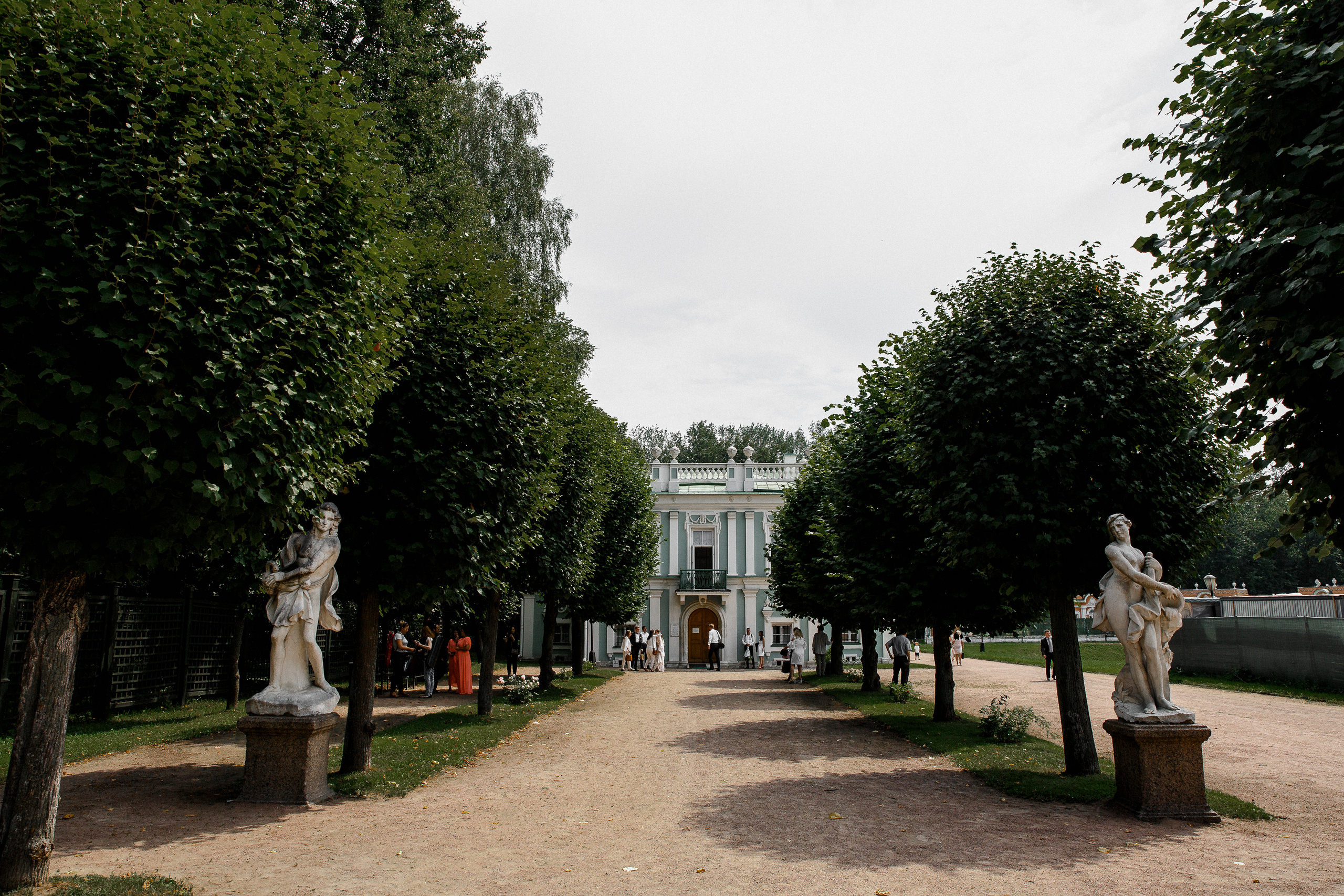 Белая свадьба в яхт-клубе. Свадебный фотограф в Москве Денис и Анастасия Исаевы