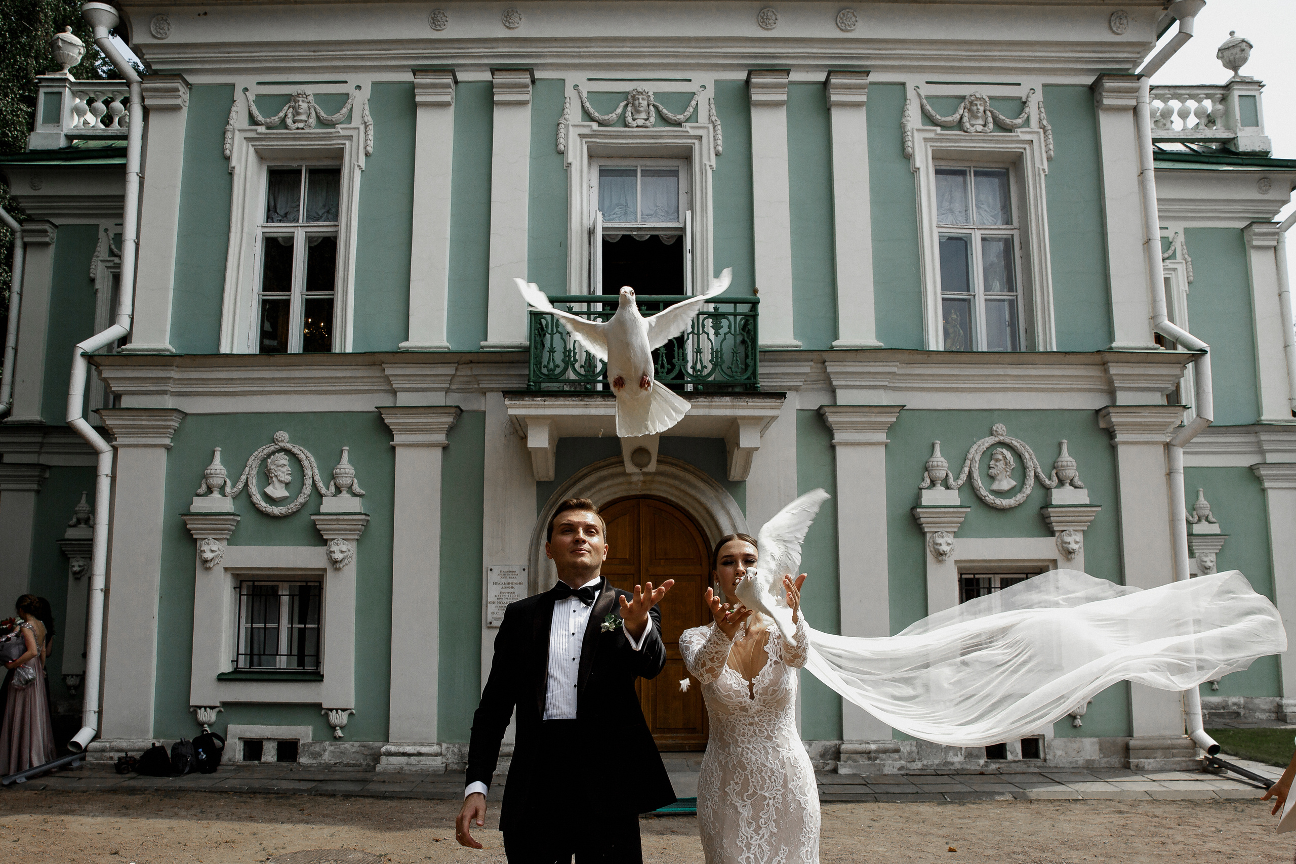 Белая свадьба в яхт-клубе. Свадебный фотограф в Москве Денис и Анастасия Исаевы