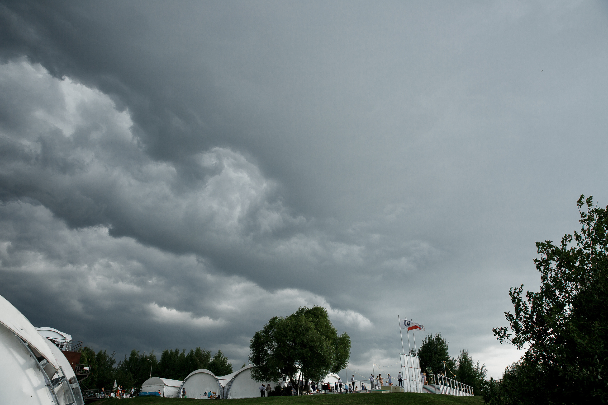 Белая свадьба в яхт-клубе. Свадебный фотограф в Москве Денис и Анастасия Исаевы