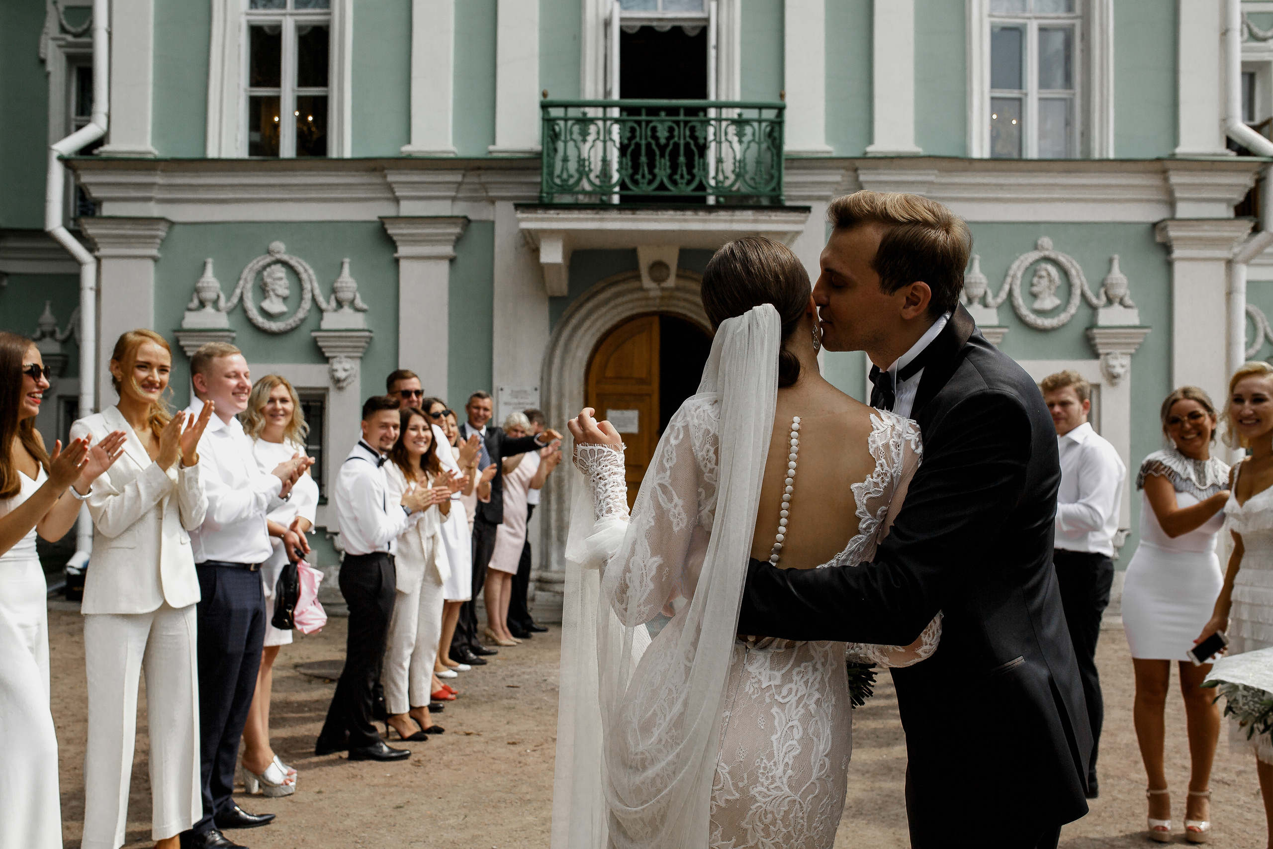 Белая свадьба в яхт-клубе. Свадебный фотограф в Москве Денис и Анастасия Исаевы