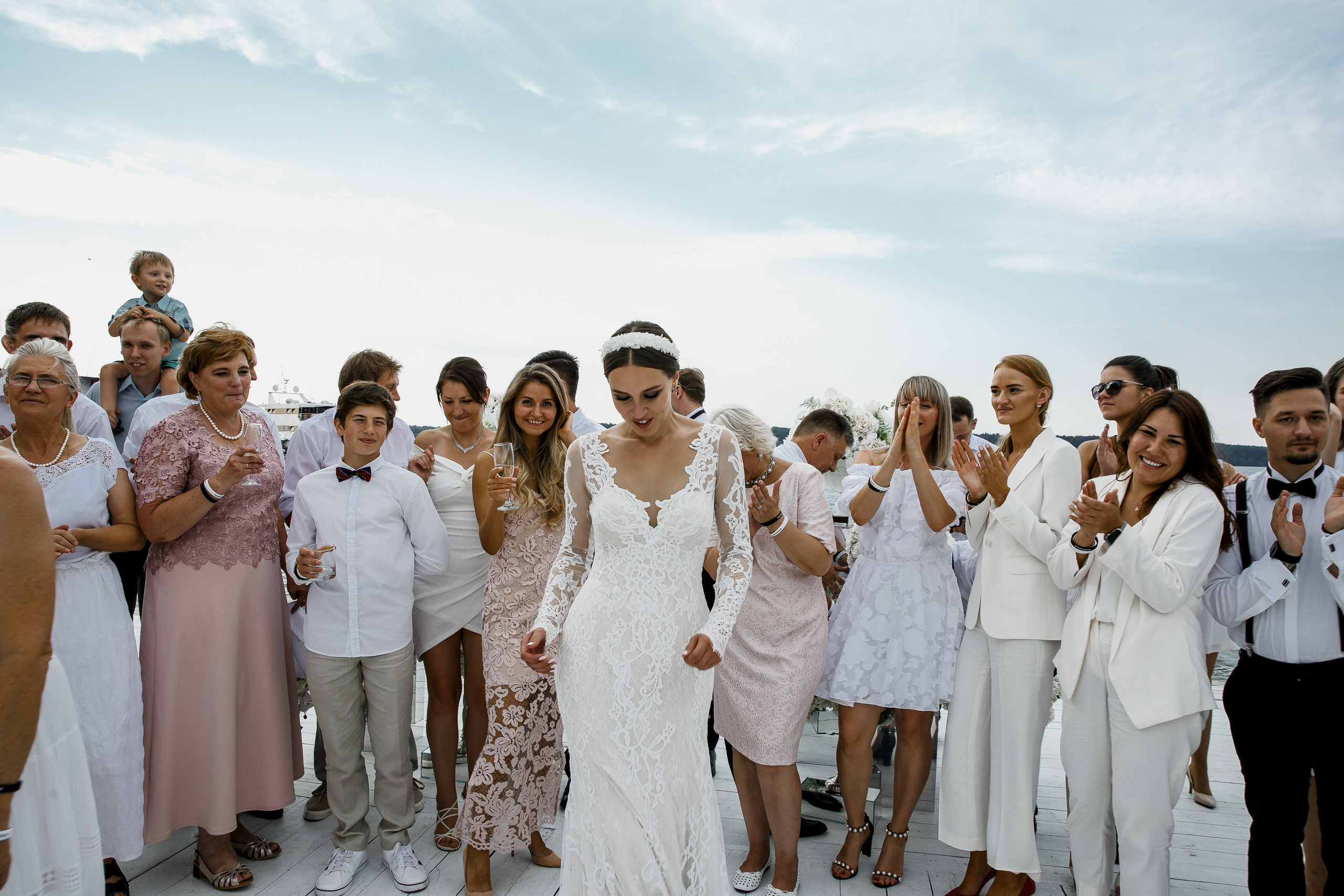 Белая свадьба в яхт-клубе. Свадебный фотограф в Москве Денис и Анастасия Исаевы