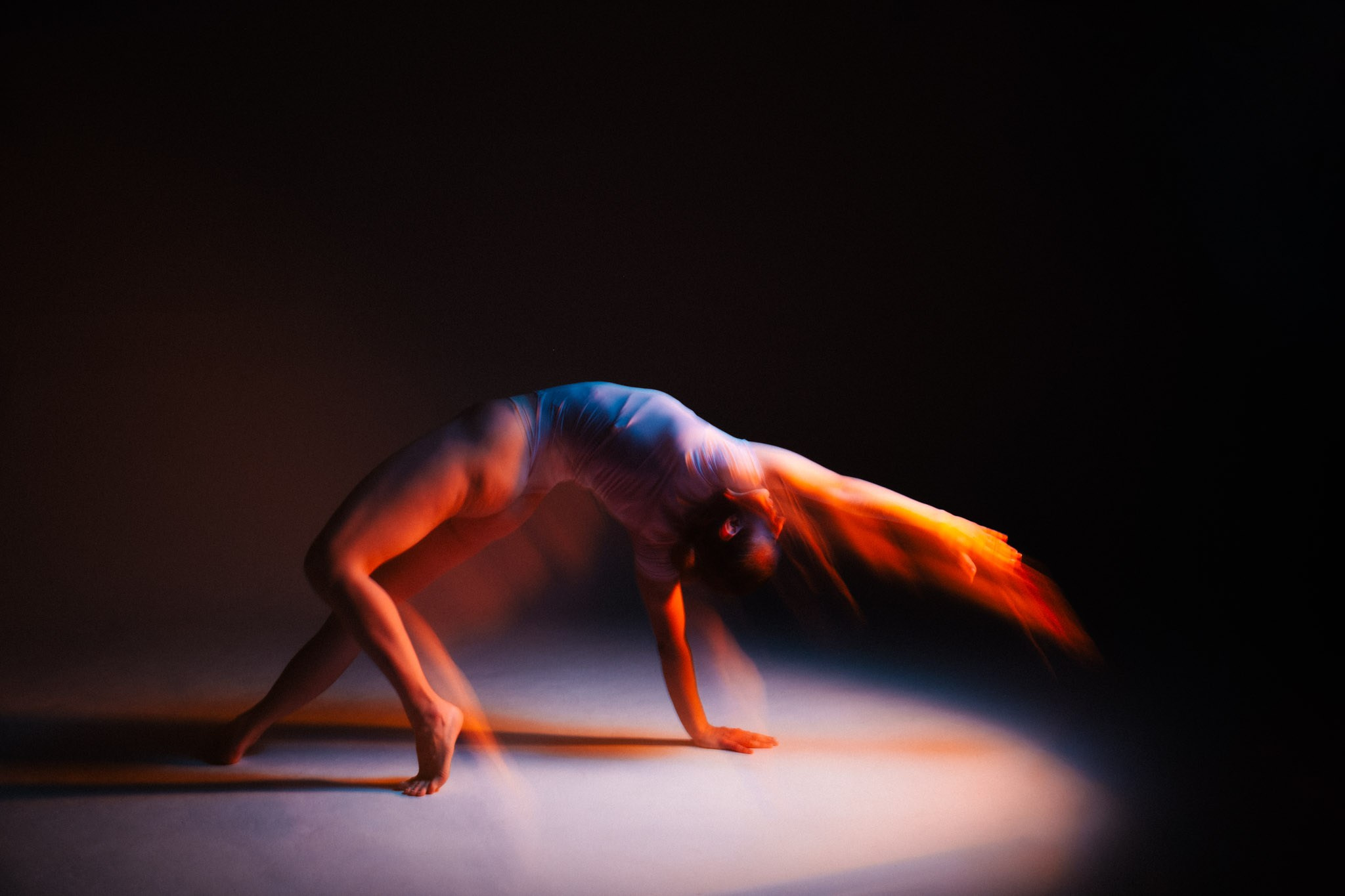 Works. Фотограф с цветным светом и оператор в Москве | Лиля Кичигина