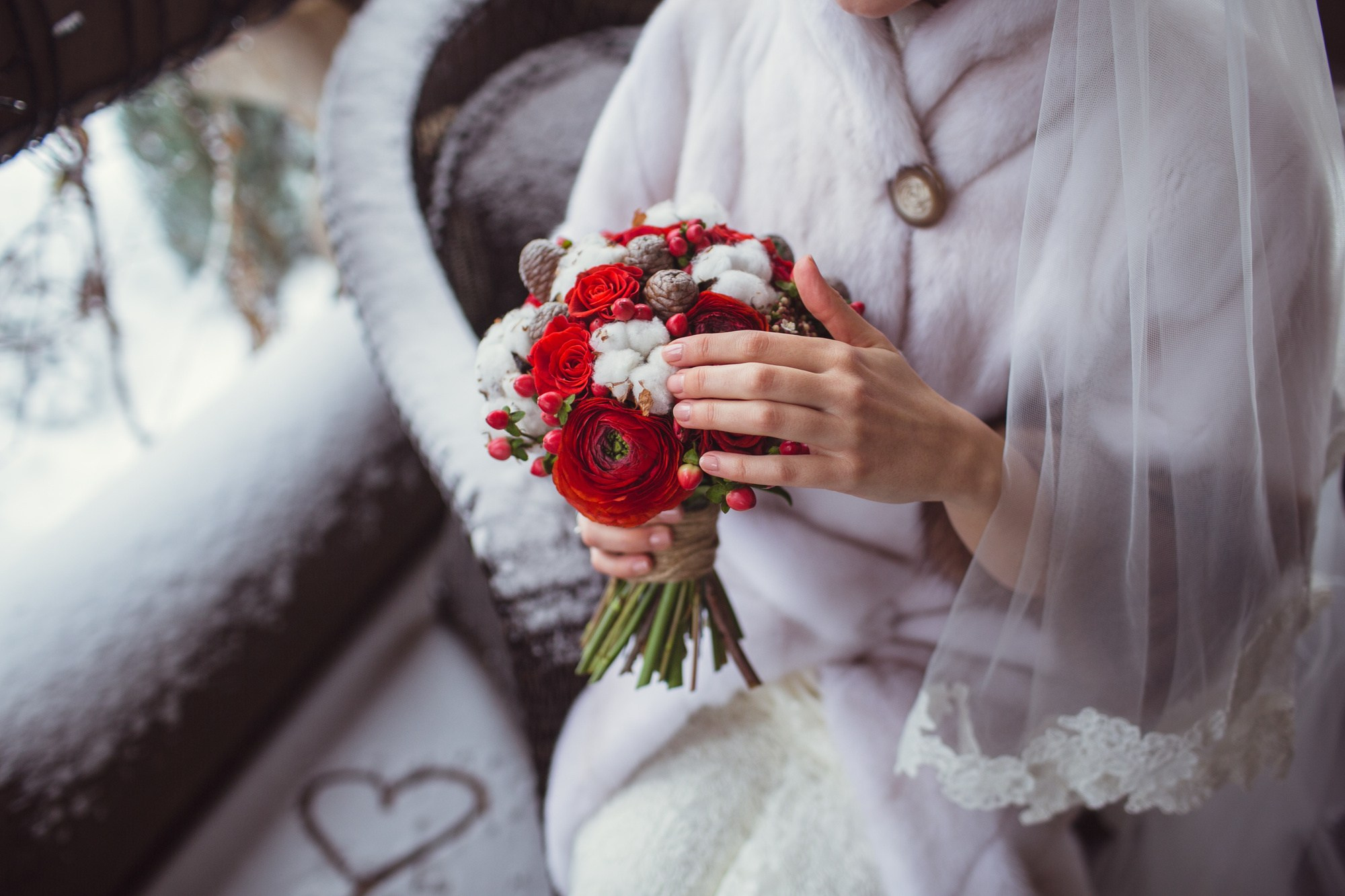 Зимняя свадьба в русских традициях. Семейный, портретный и свадебный фотограф в Санкт-Петербурге и Москве