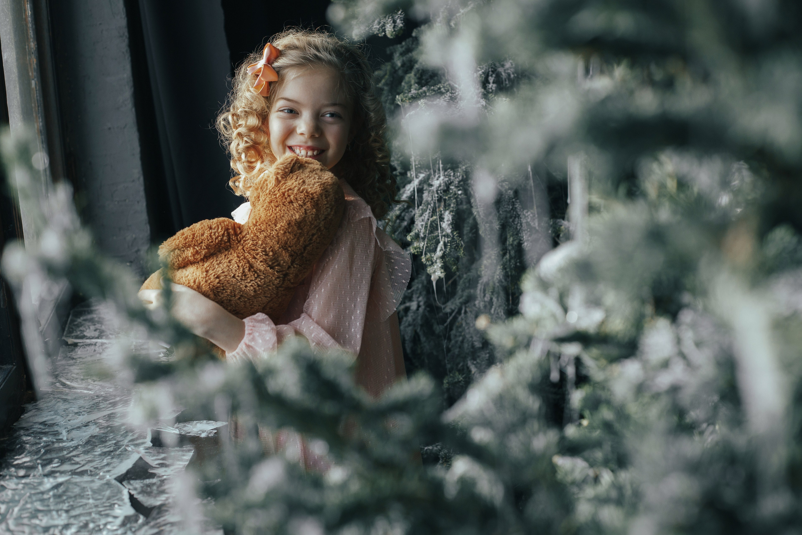 Ксюша в новогоднем зале. Фотограф в Новосибирске Краснова Евгения