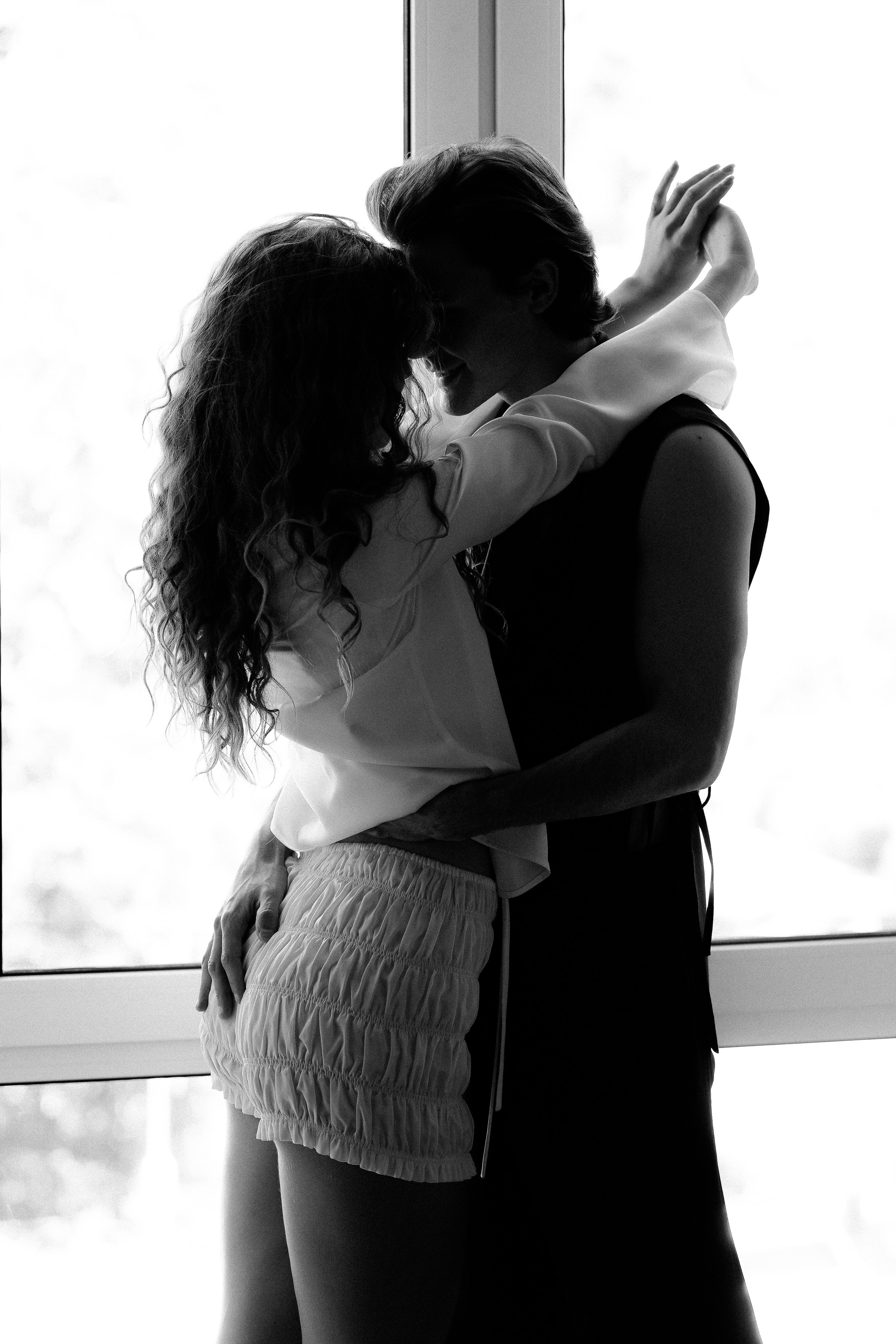 Свадебное утро в отеле Grand Memories и прогулка на катере по Неве. Свадебный фотограф Дмитрий Родионов — Санкт-Петербург и Ленинградская область