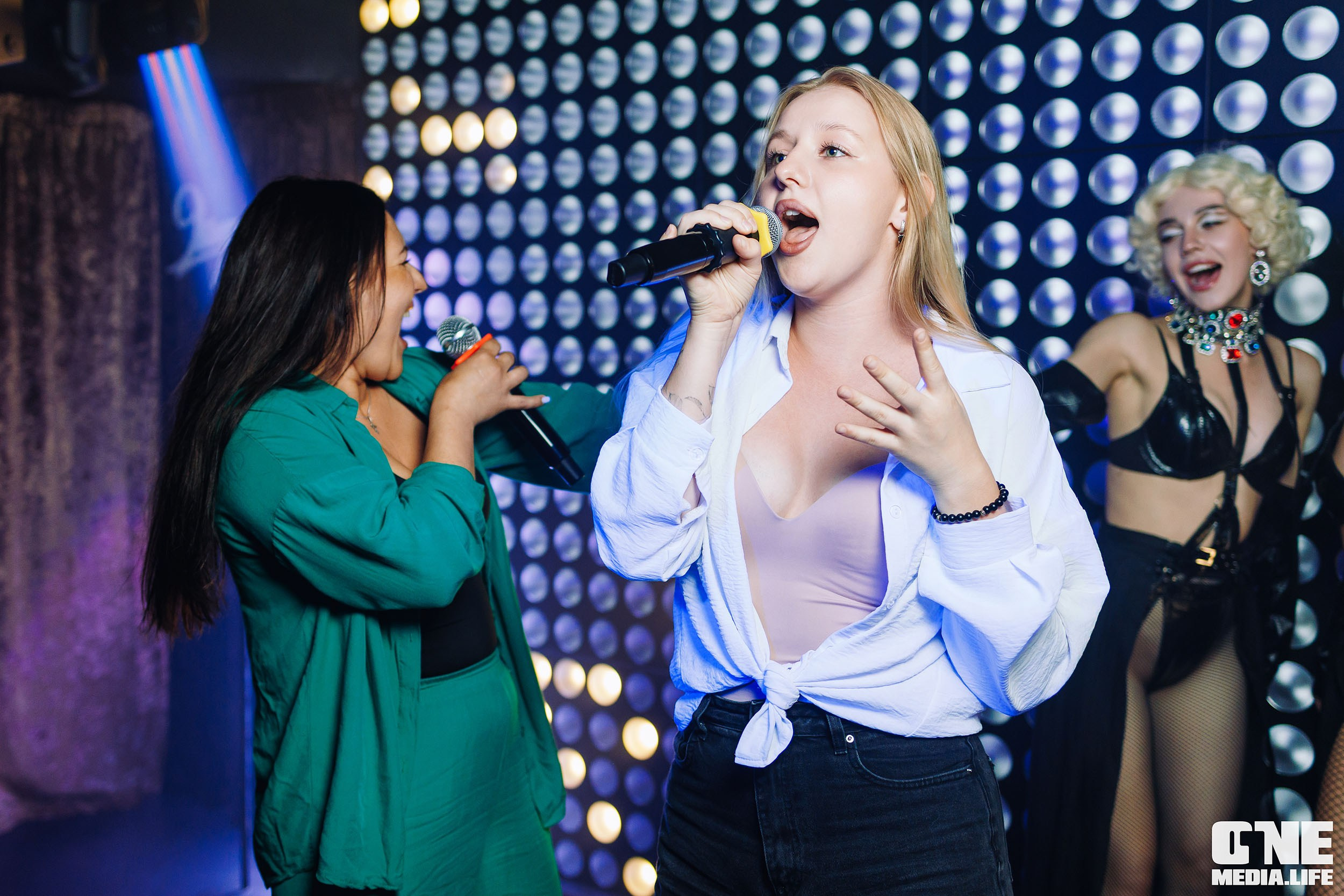 Фоторепортаж из караоке-клуба Эйфория. One Media Life: фоторепортажи, фотоотчеты с мероприятий и заведений