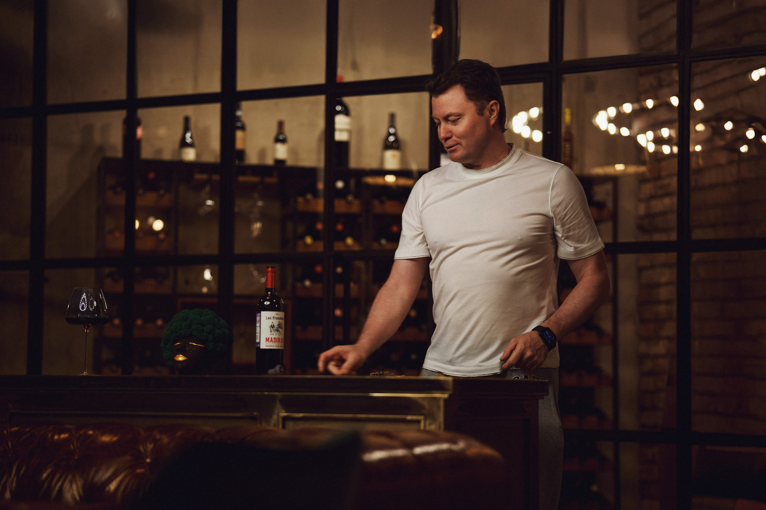 Фото в мастерской художника