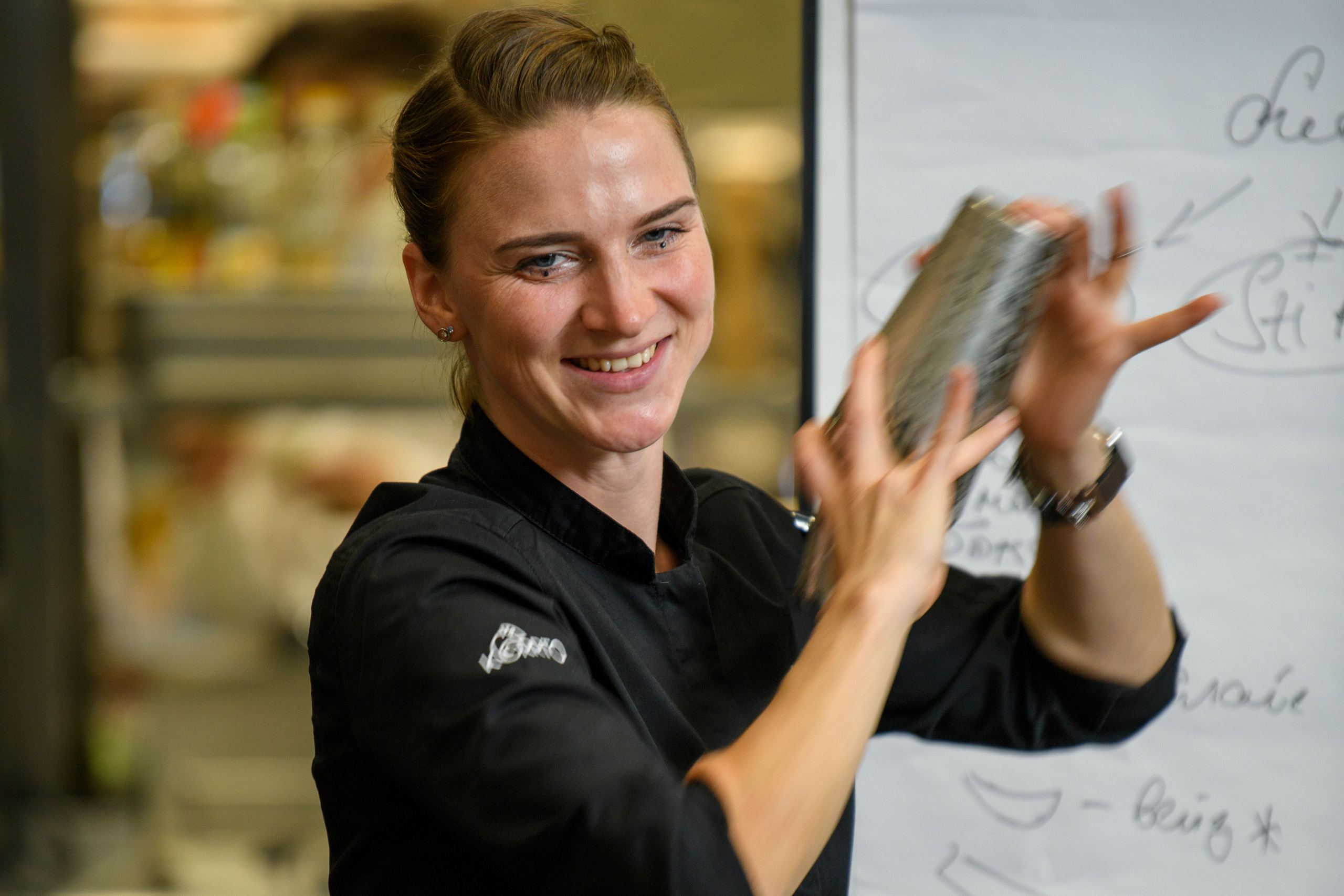 Бар — моя сцена: история Алены Кошелевой. Создание обучающих видеороликов Puponin Production