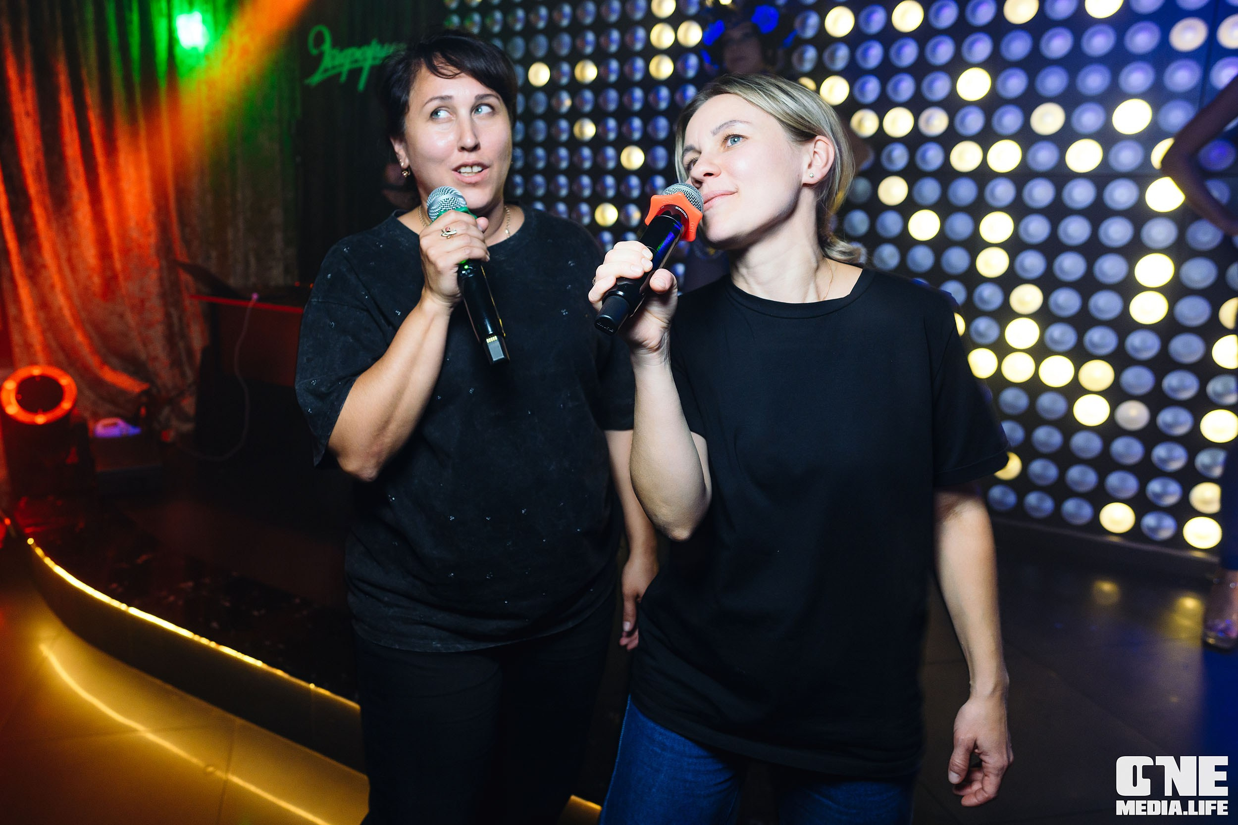 Фоторепортаж из караоке-клуба Эйфория. One Media Life: фоторепортажи, фотоотчеты с мероприятий и заведений