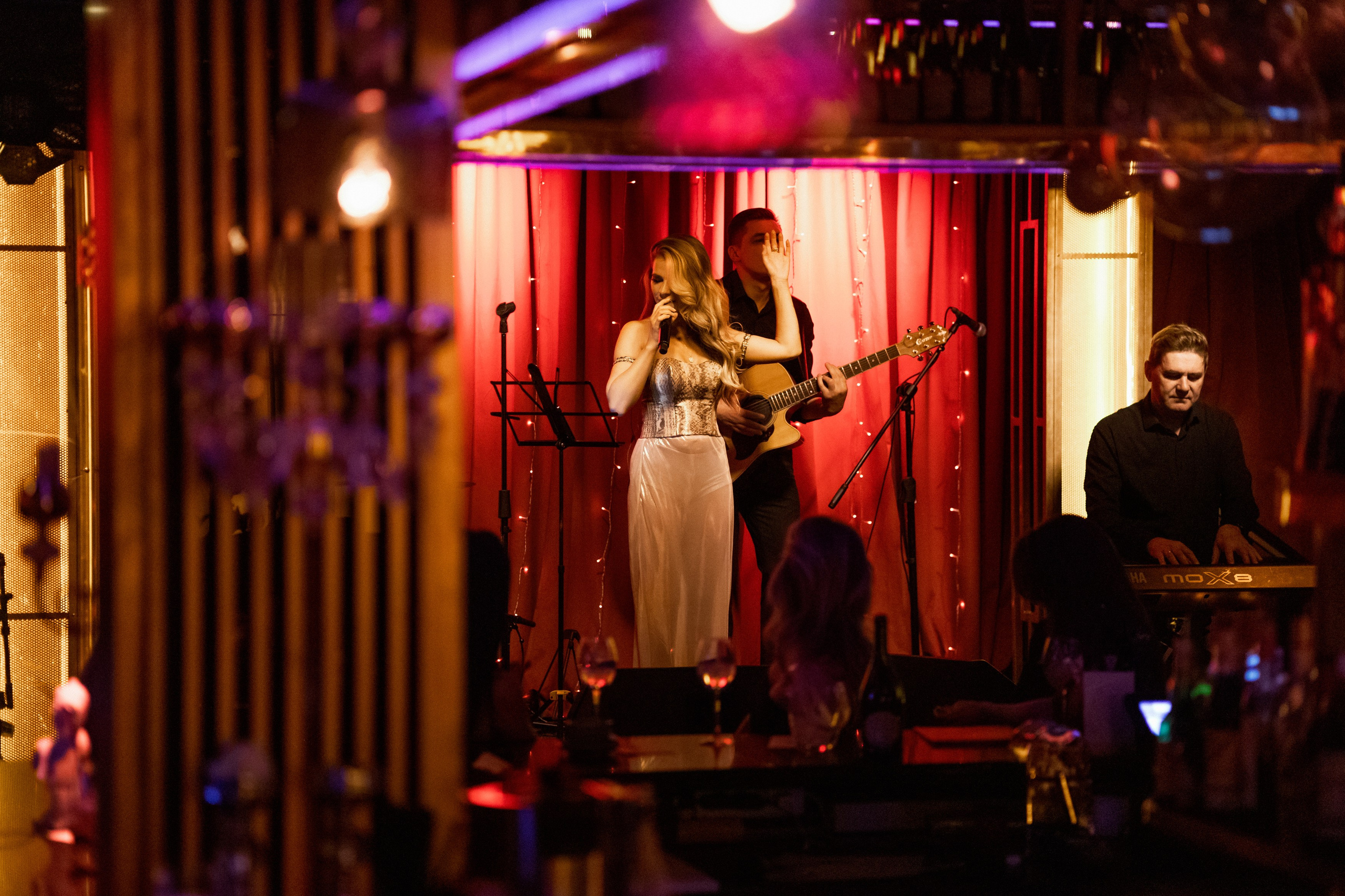 YANA URBAN: сольный концерт в «Анжелика Wineroom». СВОИ. ФОТООТЧЕТЫ-СОБЫТИЯ-МЕСТА