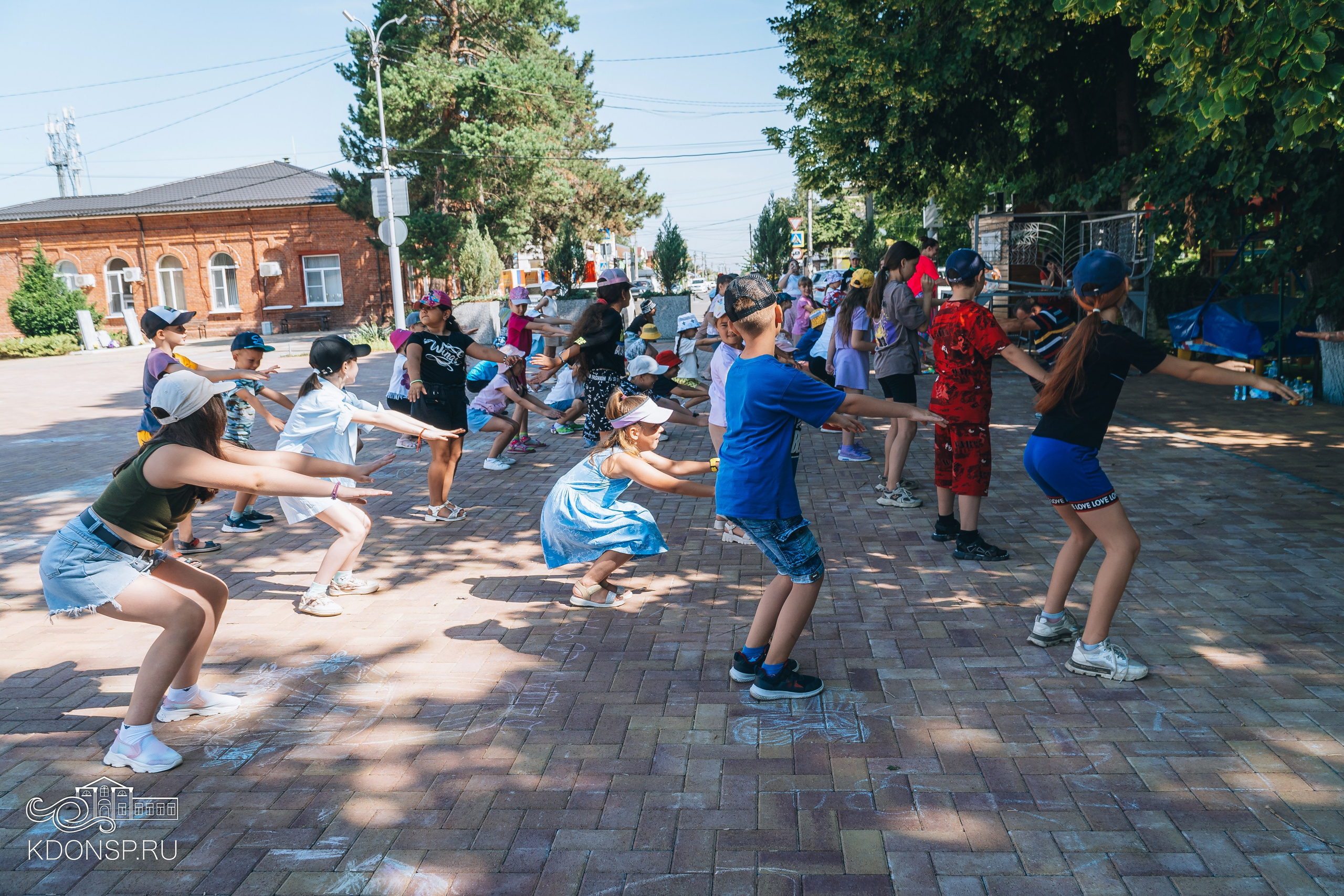 Детская зарядка со спортсменом. Новотитаровский Дом культуры