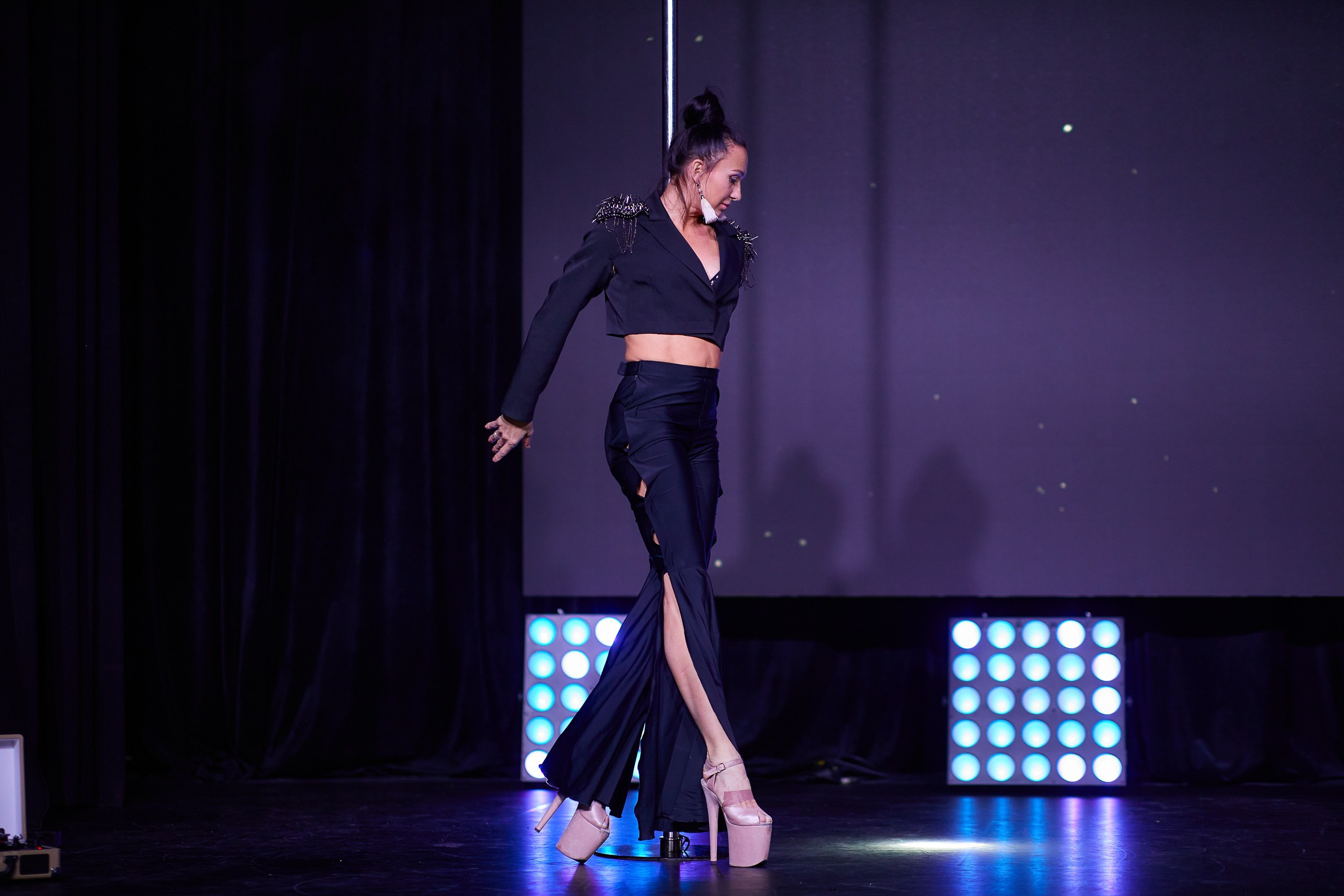 Анонс фоторепортажа с Концерта Грация. POLE DANCE. Photographer for business Mikhail Semenov. Aqua photo studio, photo school