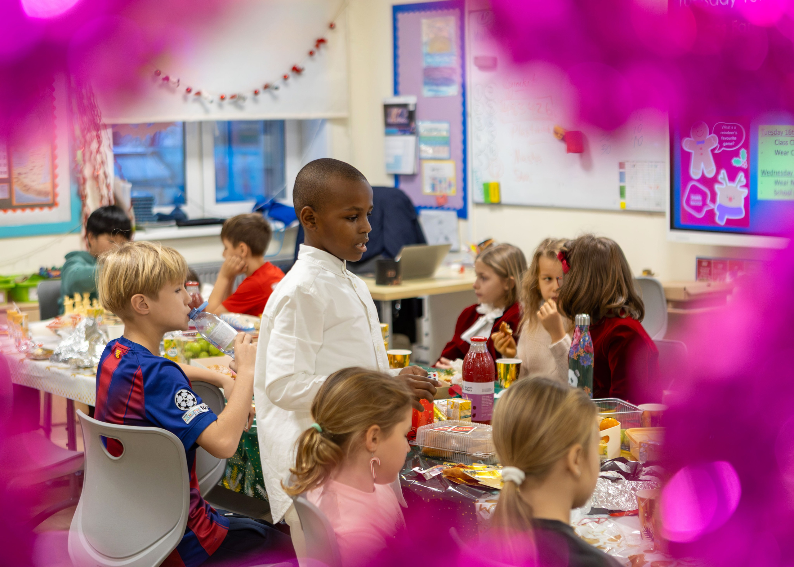 Christmas Party at The International School of Moscow. Выпускные альбомы для школы и детского сада — школьный фотограф Подольск, Троицк, Щербинка, Москва