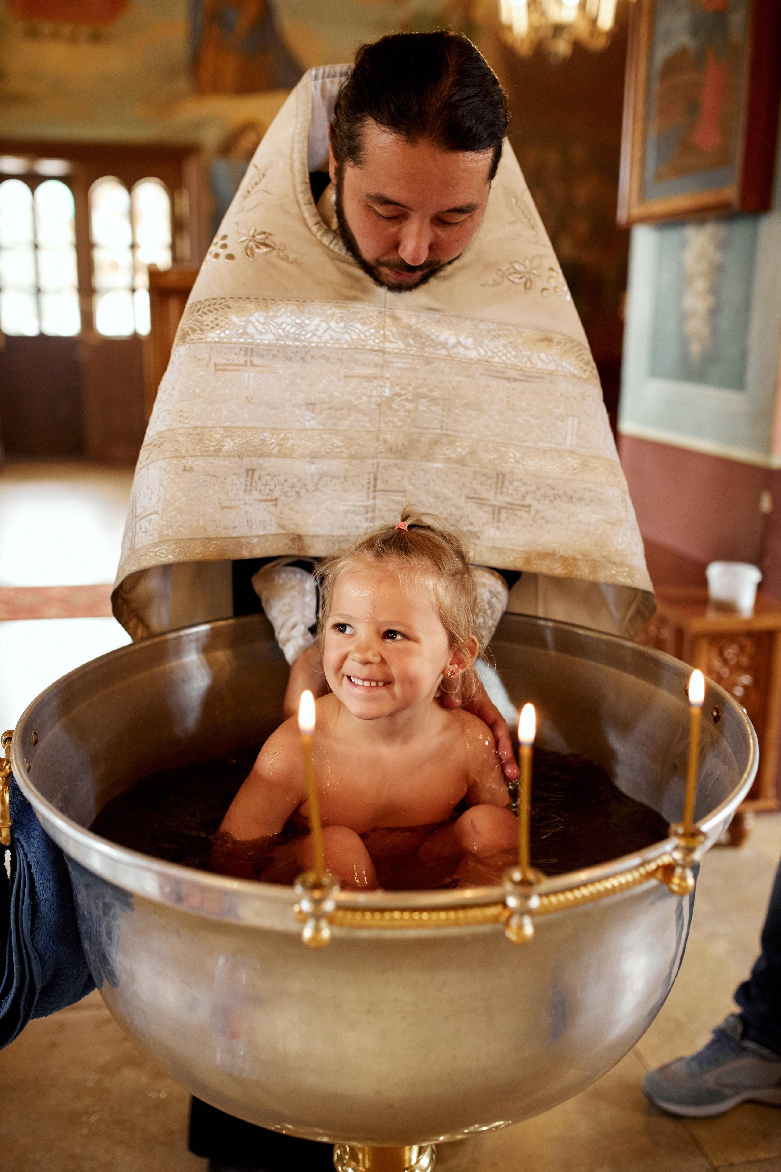 Фотограф на крещение в Москве, заказать услуги проф фотосъёмки — Цены и стоимость услуг фотосъёмки крещения