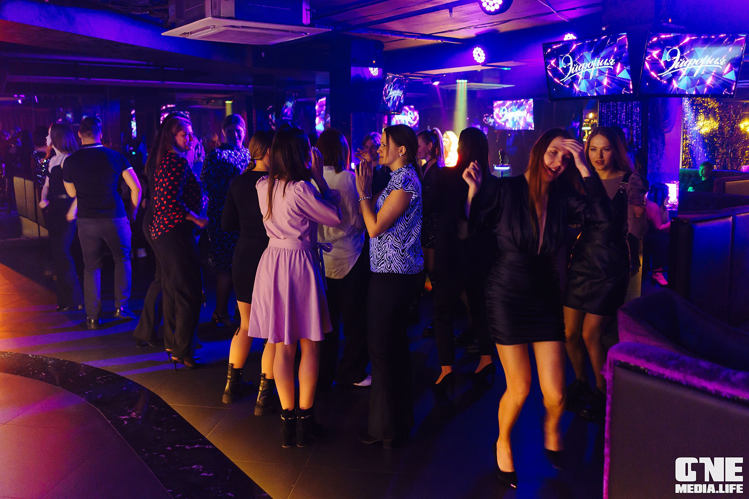 Фоторепортаж из караоке-клуба Эйфория. One Media Life: фоторепортажи, фотоотчеты с мероприятий и заведений
