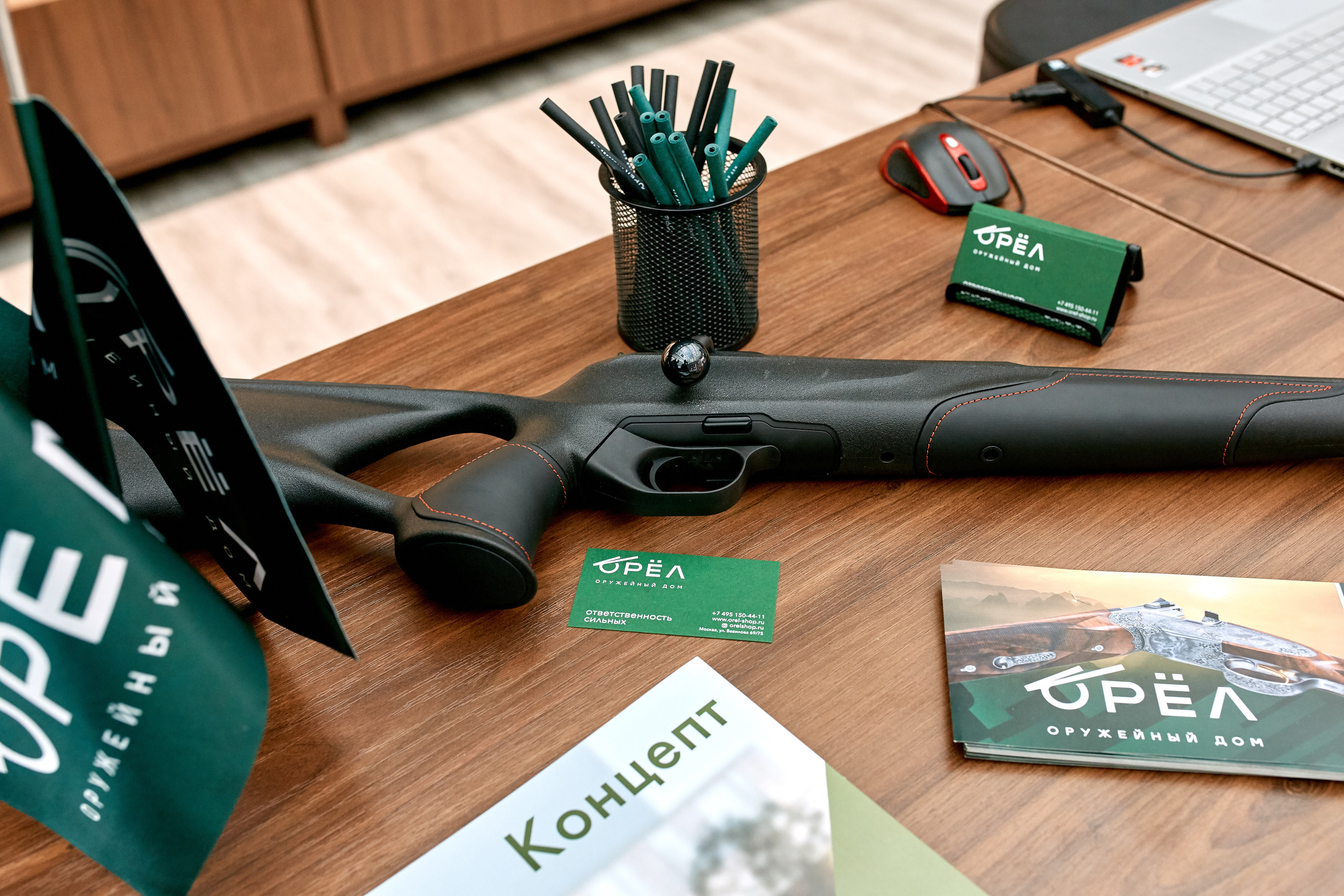 Для заказа услуг профессионального фотографа по оптимальной цене в Москве можете связаться со мной любым удобным способом.