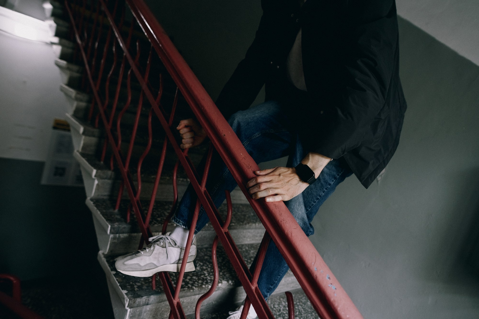 Мужская стрит-фотосессия в Тюмени | Уличный фотограф Дарья Мустафина. Портретный фотограф Тюмень Дарья Мустафина