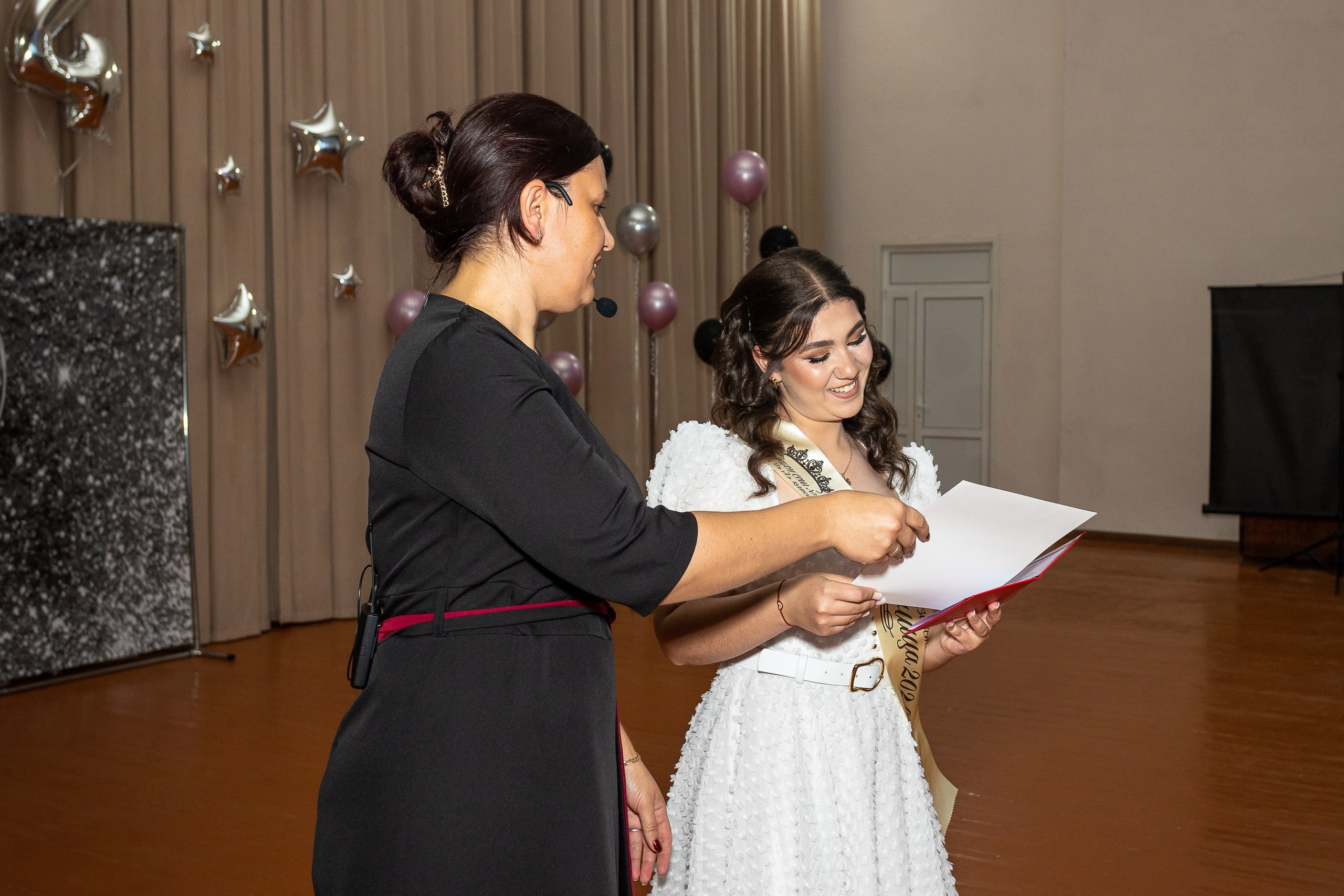 Вручение аттестата 2024 г. Выпускные альбомы Майкоп, Краснодар Елена Золотарева