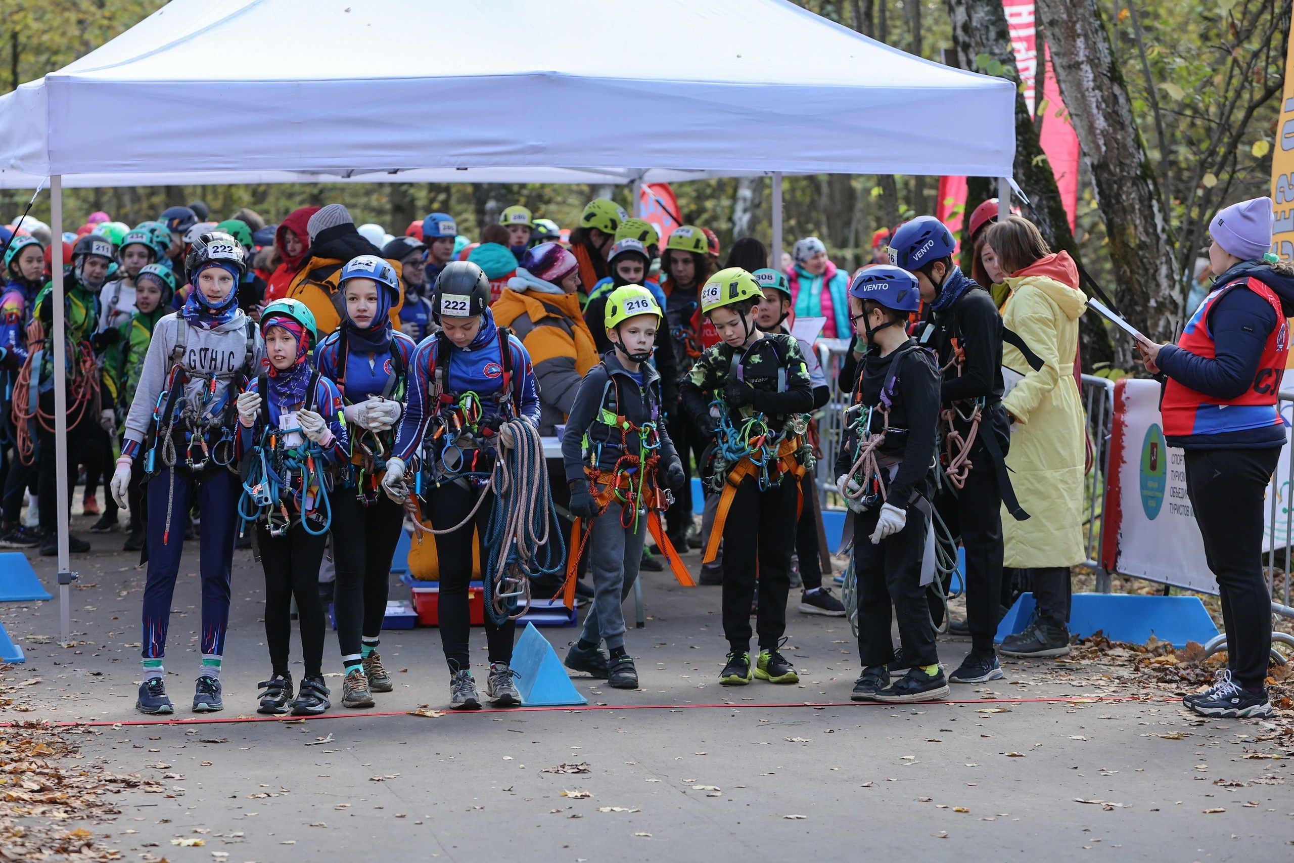 Гонки Четырех — Races Of Four. Выпускные альбомы и школьный фотограф в Подольске, Троицке, Щербинке, Москве и Московской области