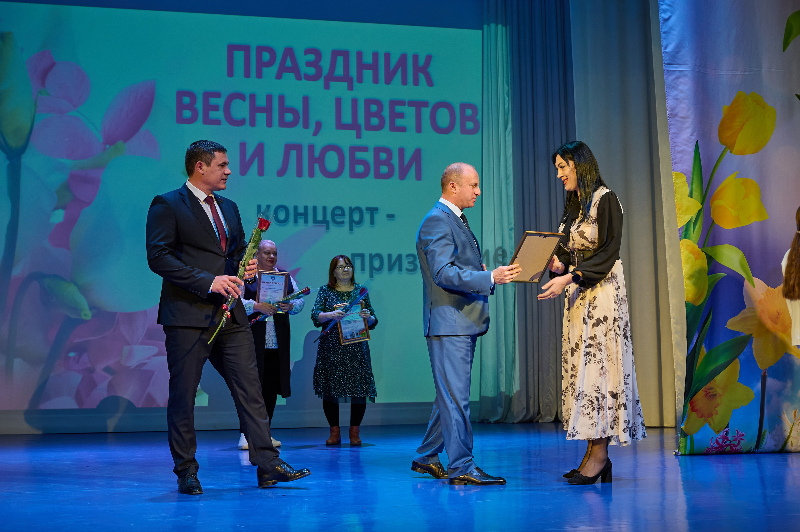 8 марта Марьина роща. Жизнь курорта Кабардинка в фотографиях