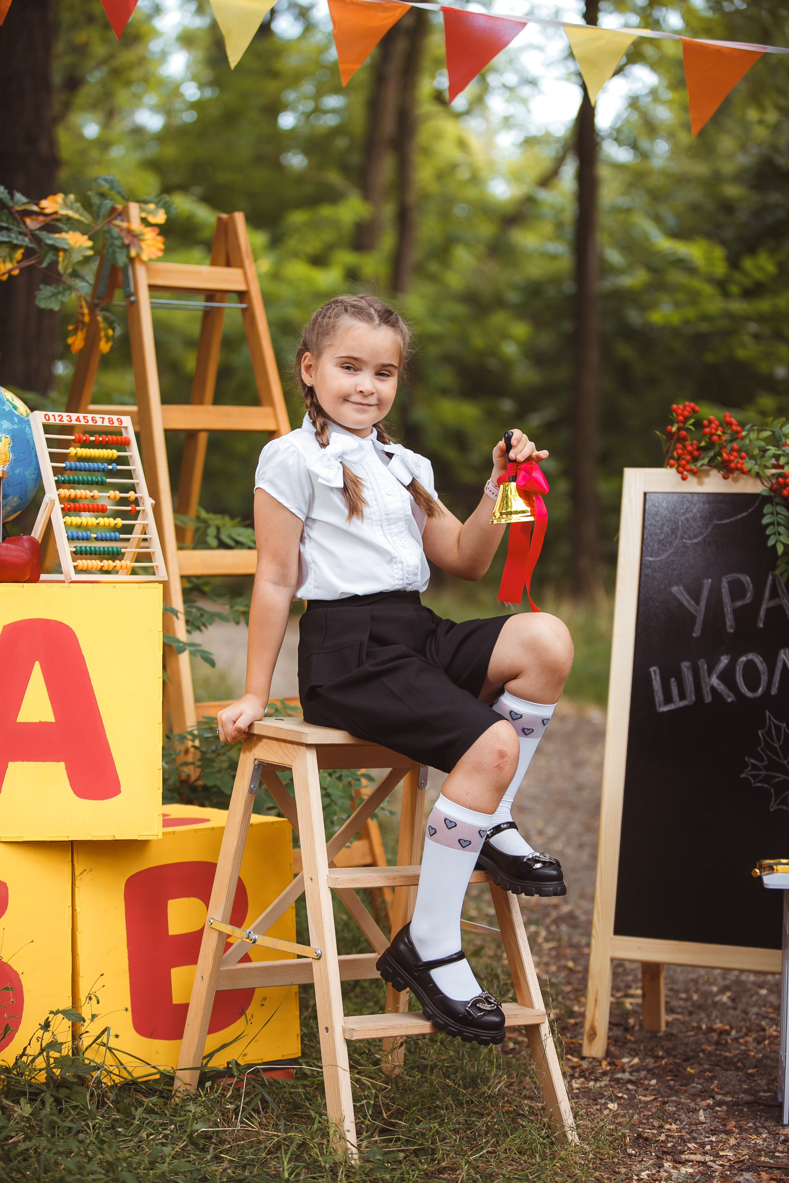 «Здравствуй школа». Выпускные альбомы в Донецке и ДНР. Фотограф Донецк и ДНР