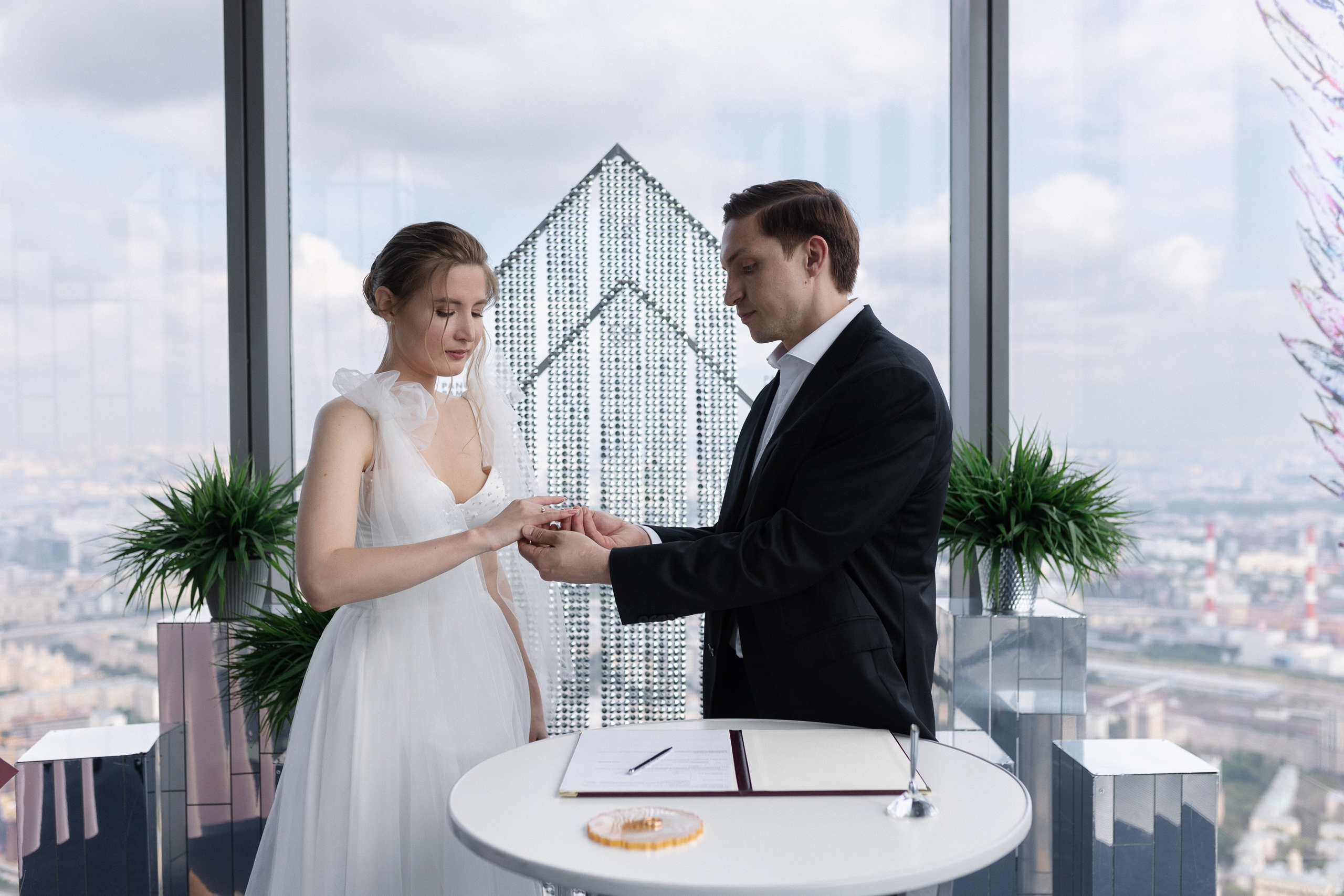 Свадебная фотосессия в Москва-Сити/регистрация в Panorama 360. Свадебный фотограф в Москве Мария Крош