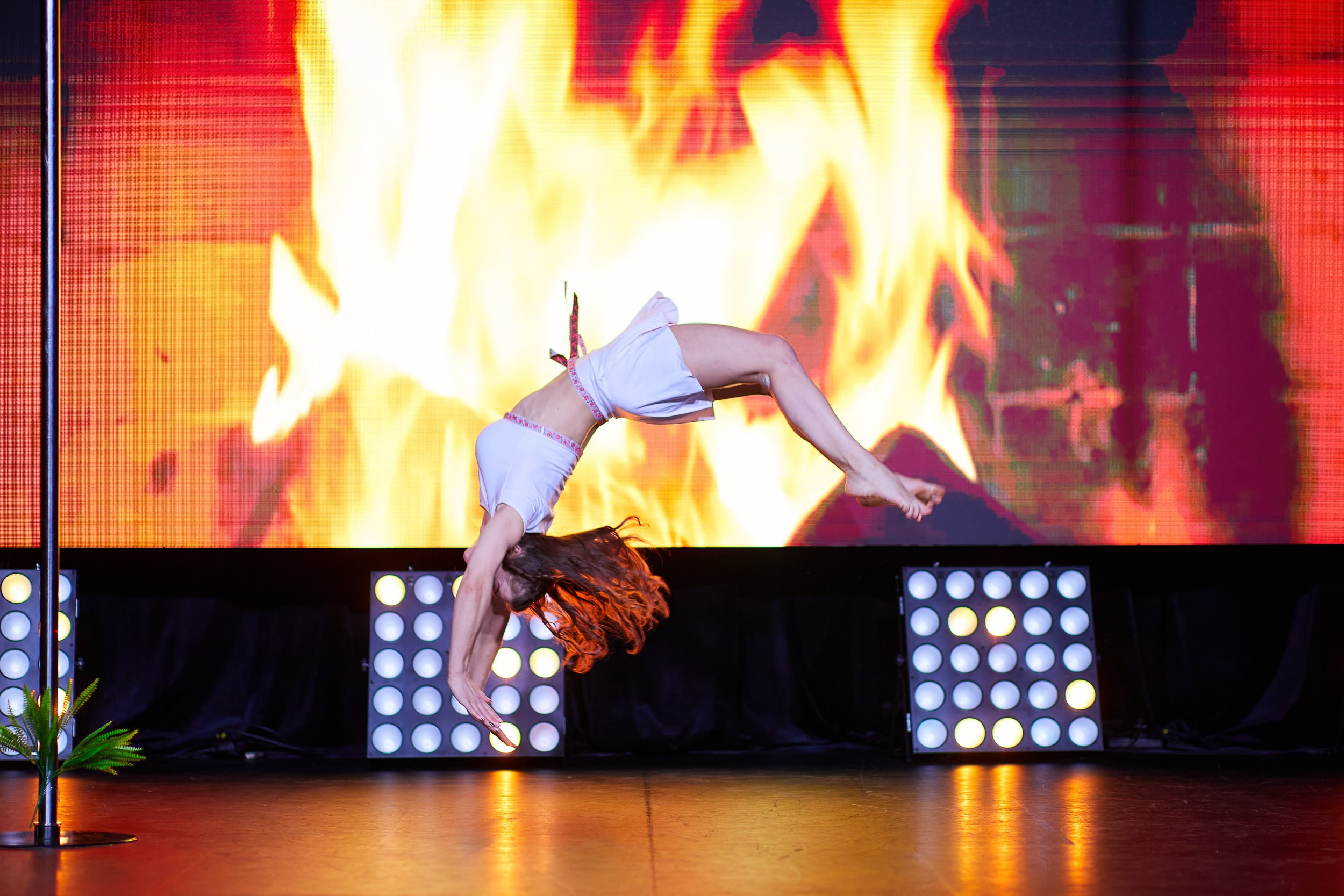 Анонс фоторепортажа с Концерта Грация. POLE DANCE. Photographer for business Mikhail Semenov. Aqua photo studio, photo school