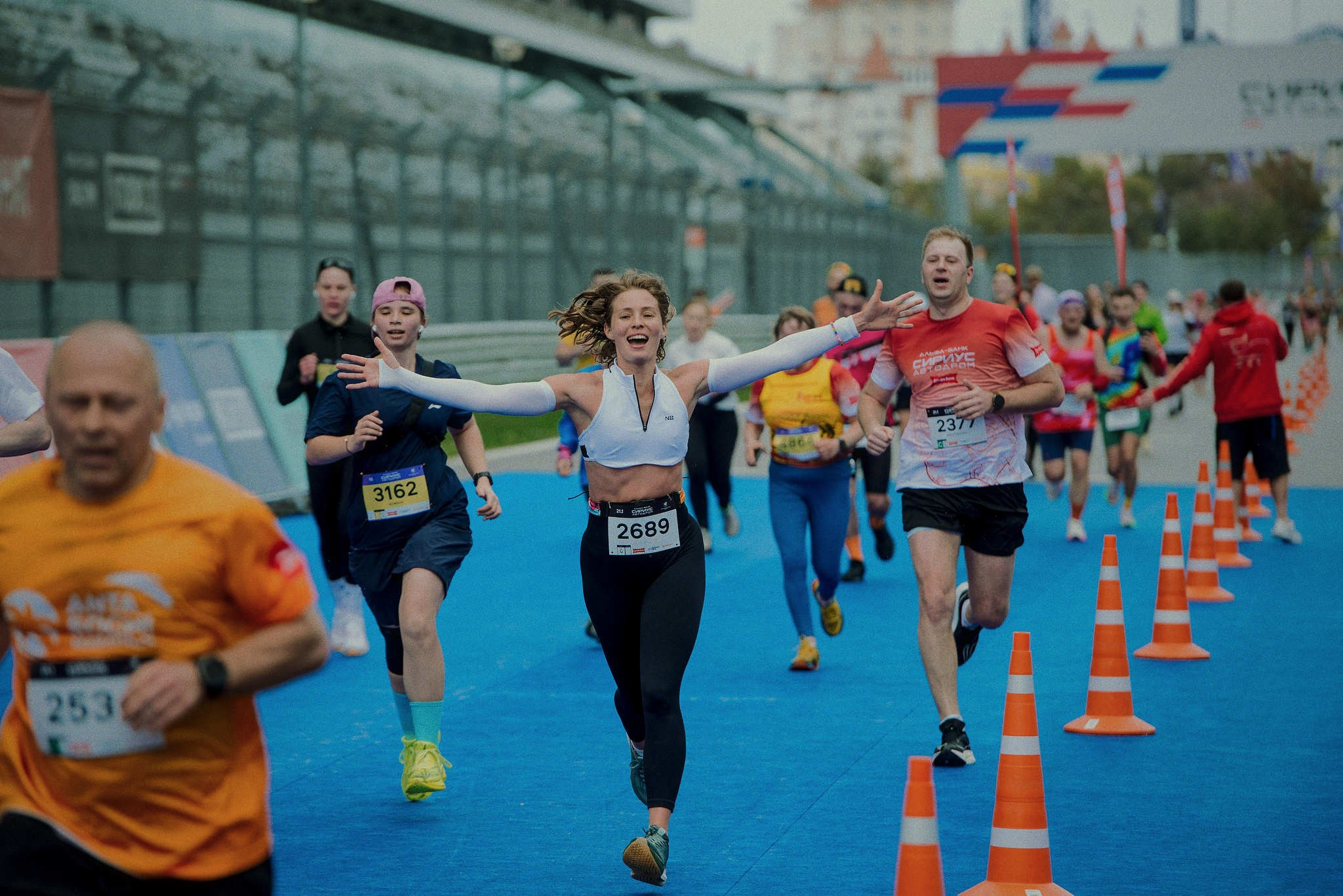 Чемпионат России по полумарафону. Сириус Автодром 2026. Репортажный фотограф в Сочи — Михаил Мордасов