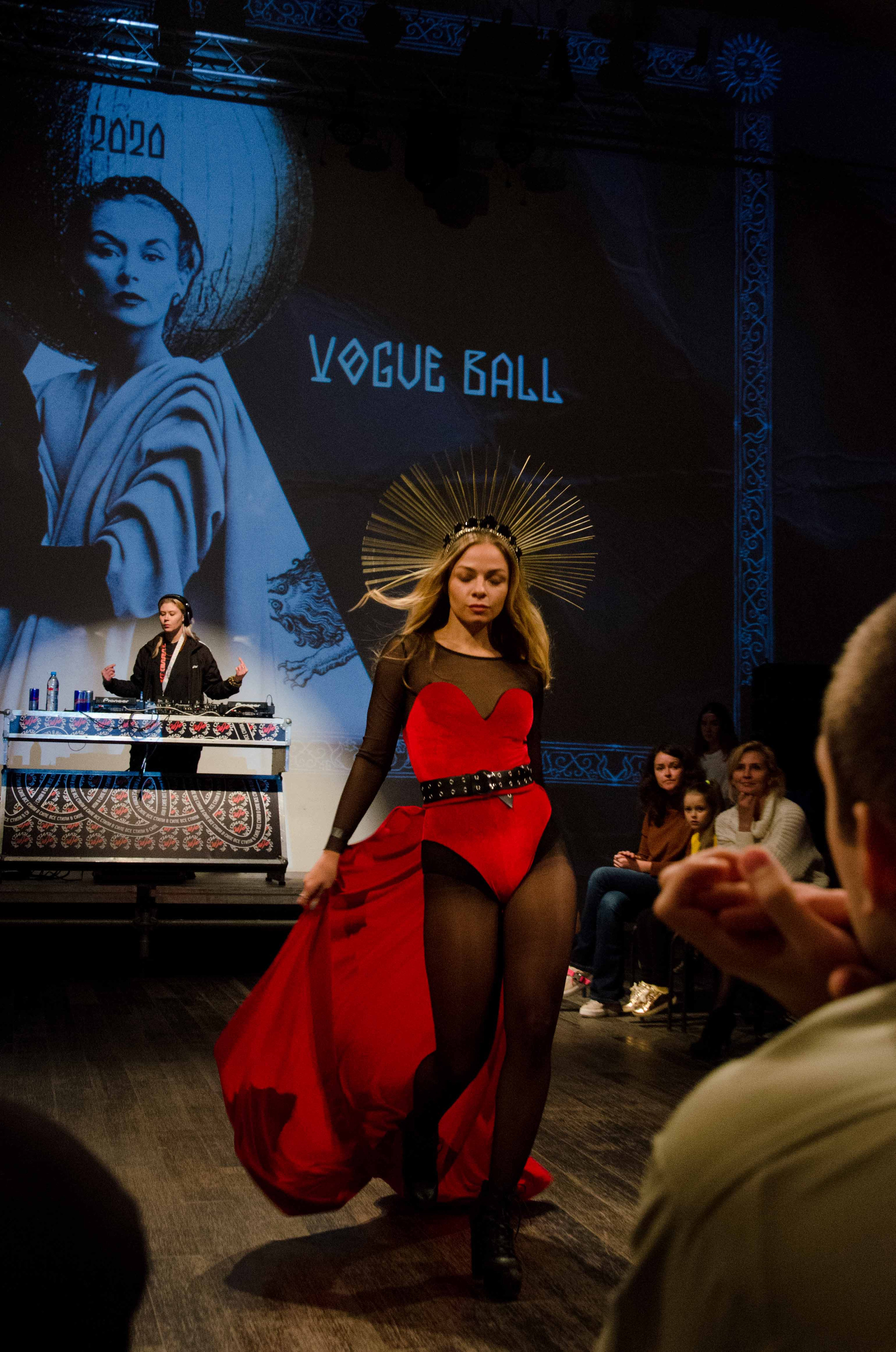 Портретная и предметная фотография. Столярное дело. Дракон и Ведьмочка — творческая коллаборация