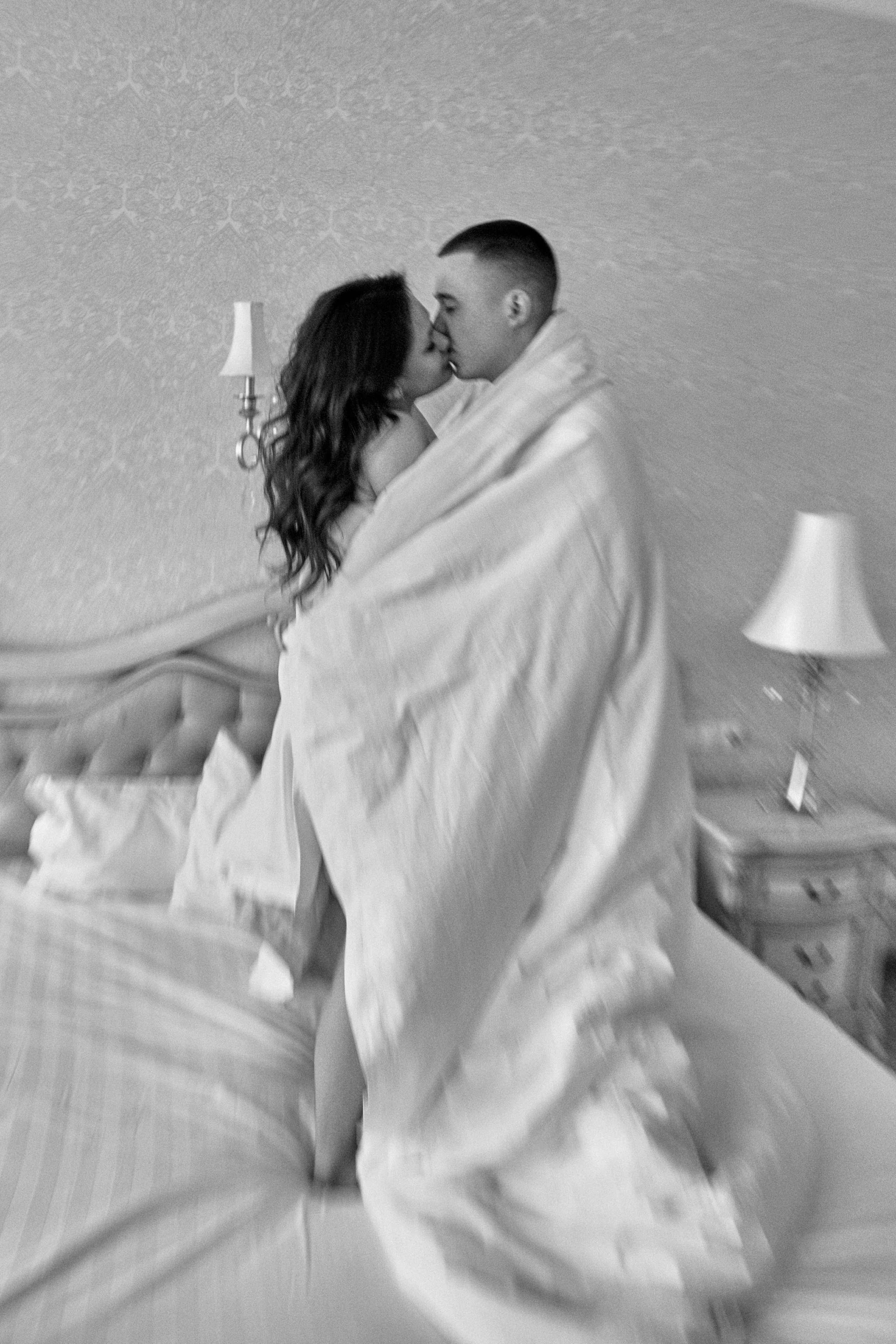 Василий и Влада — Love-story в отеле. Фотограф Челябинск — Кирилл Устюжанин