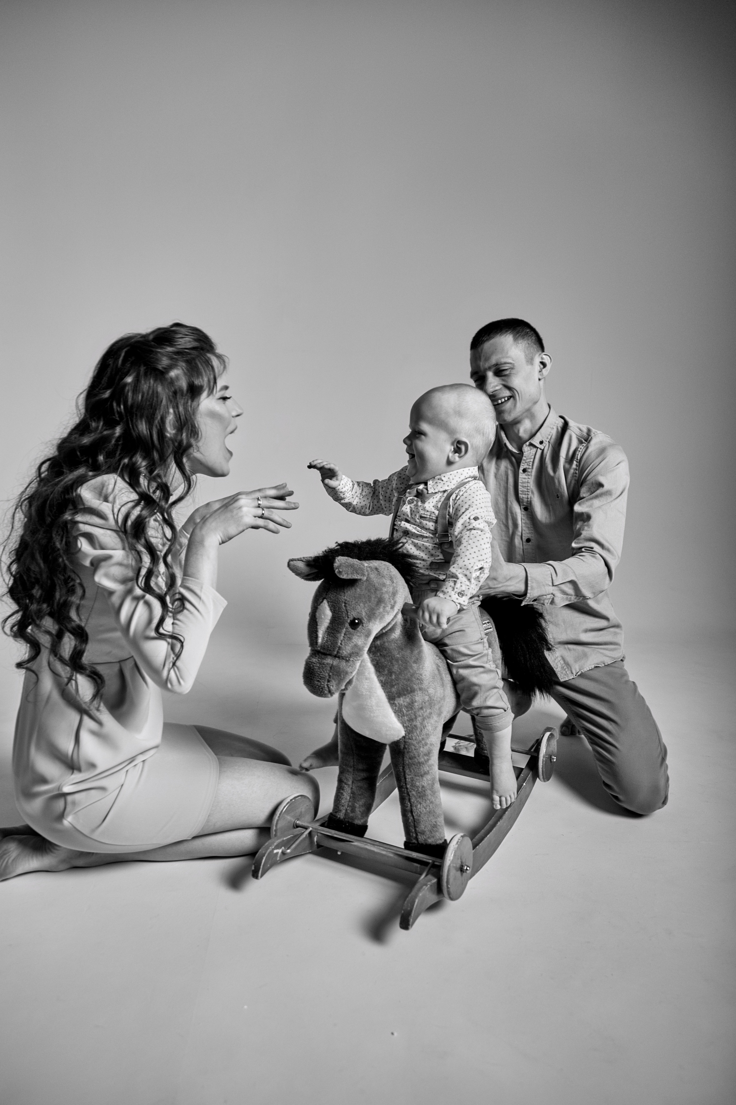 Семейная фотосессия на циклораме. Фотограф Челябинск — Кирилл Устюжанин