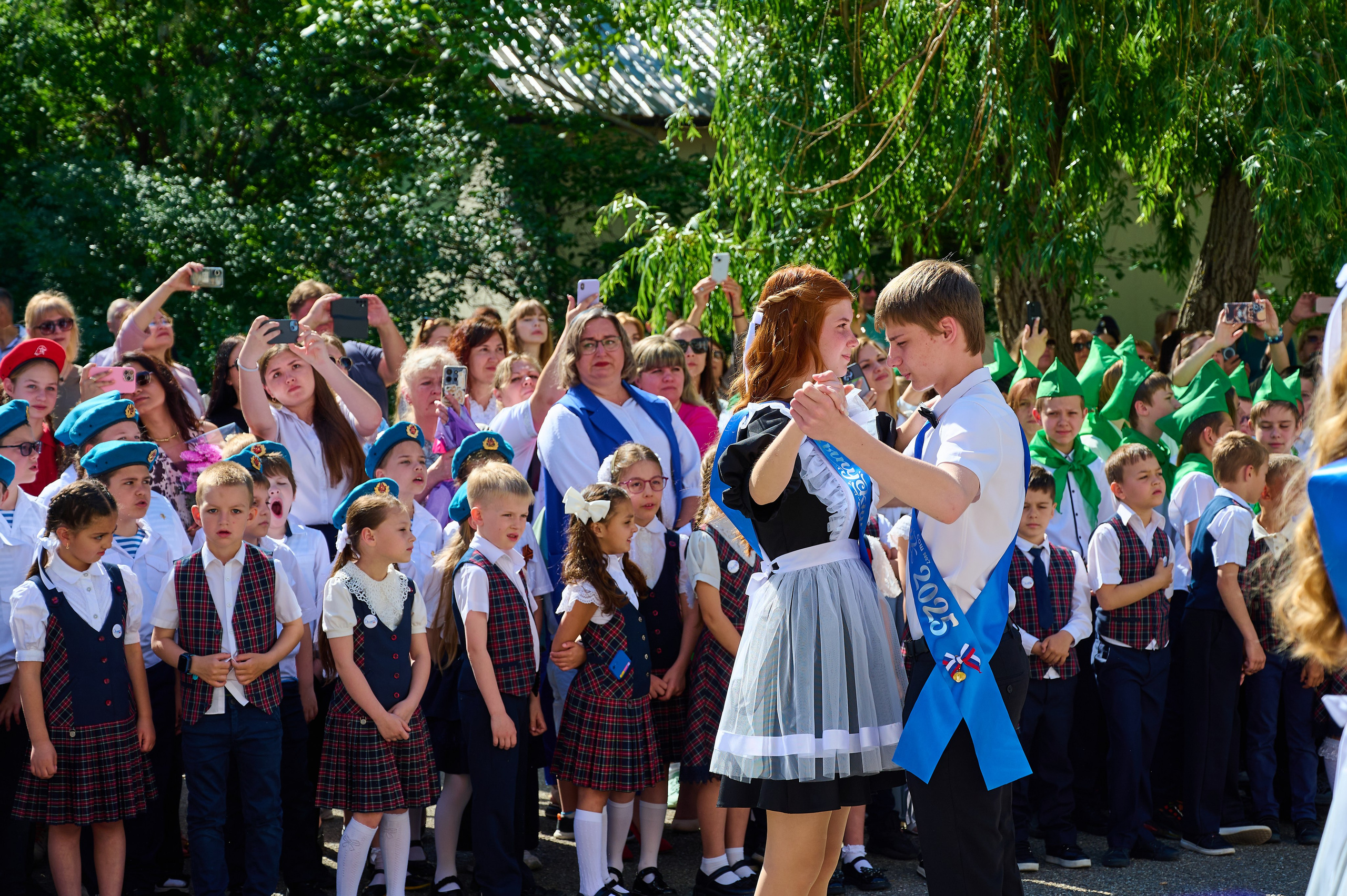 Последний звонок 2025. Жизнь курорта Кабардинка в фотографиях