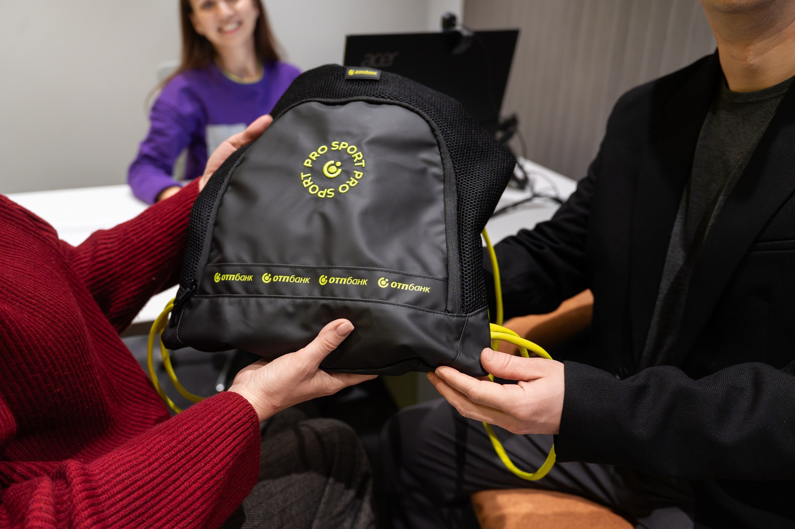 Открытие нового офиса ОТП Банка в Уфе — интерьер, сотрудники, ленточка