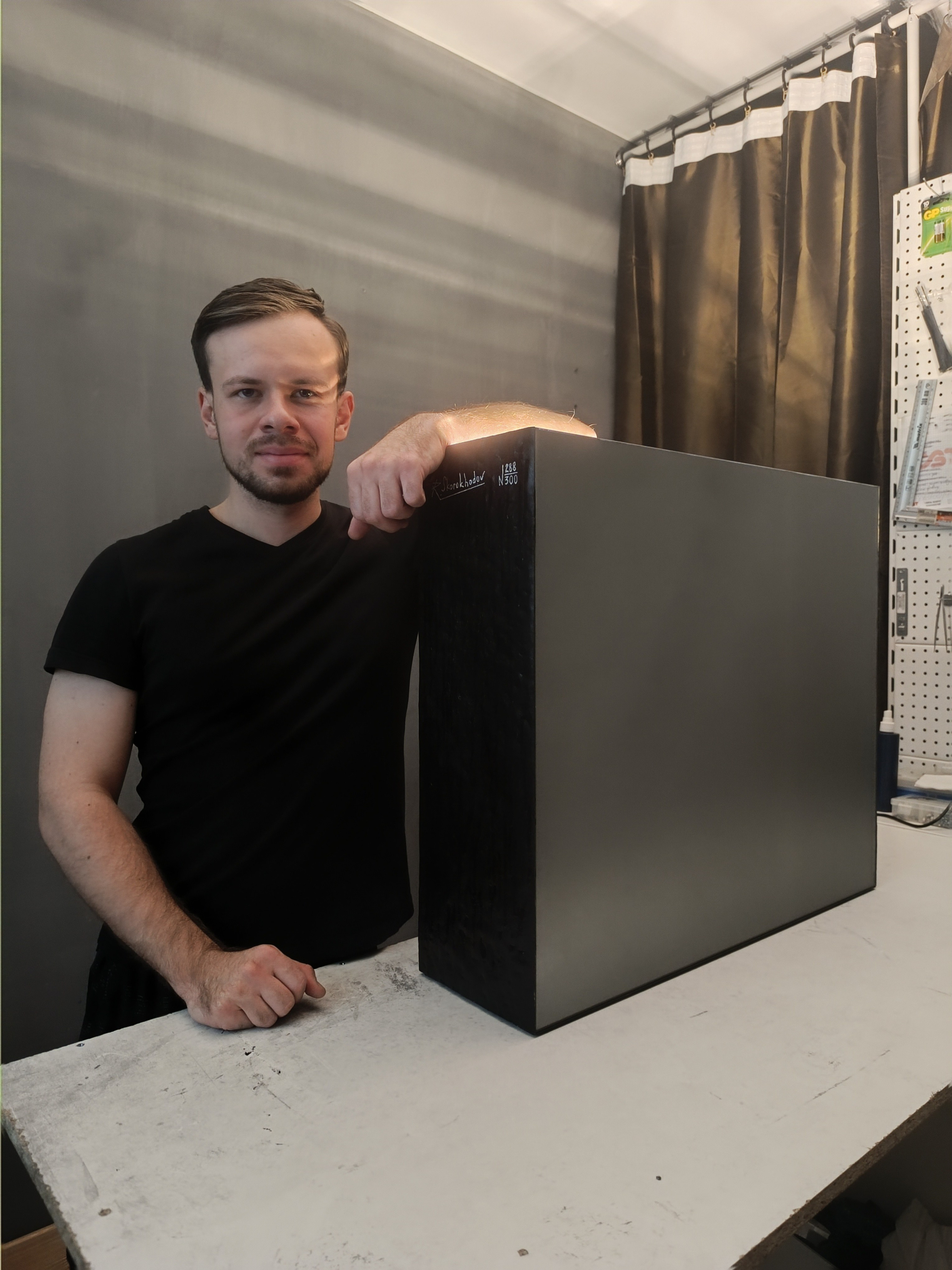 288_WALL. Светильники Романа Скороходова