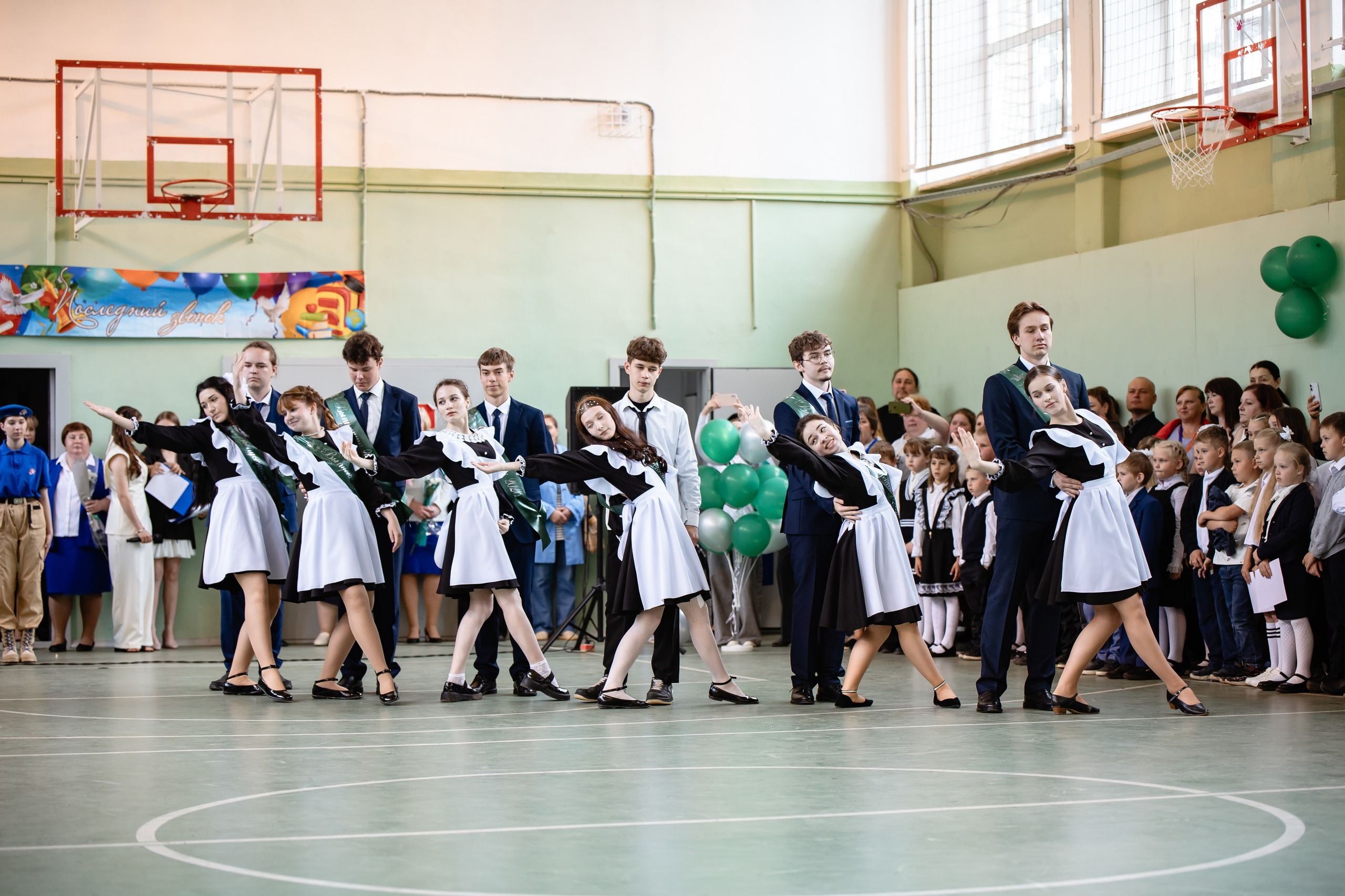 📸 Анонс Выпускного 11 и 9 класса, школа № 1, город Пошехонье. Фотограф Михаил Александров