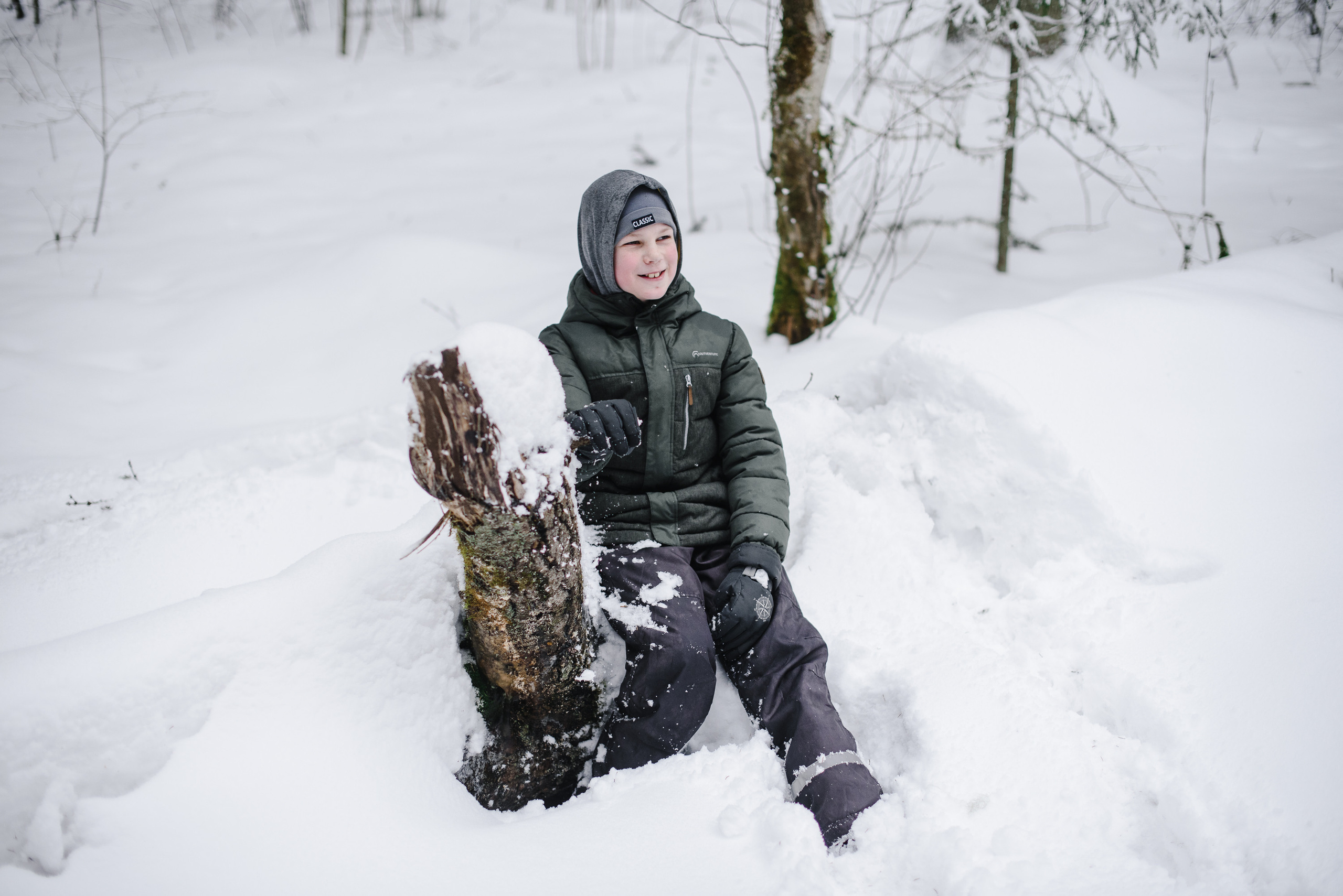 Семейная прогулка по лесу. Фотограф Денис Неместо, портрет, репортаж