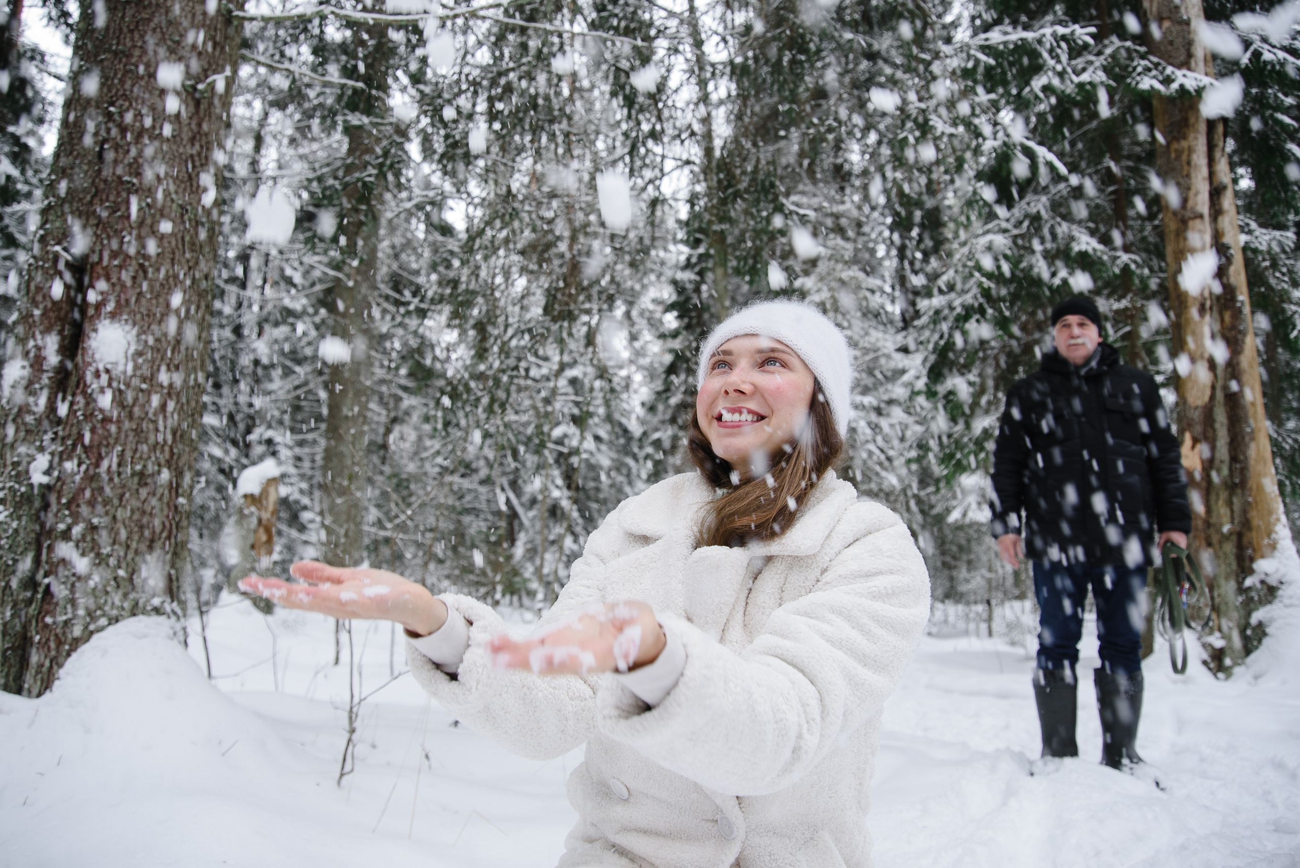 Семейная прогулка по лесу. Фотограф Денис Неместо, портрет, репортаж