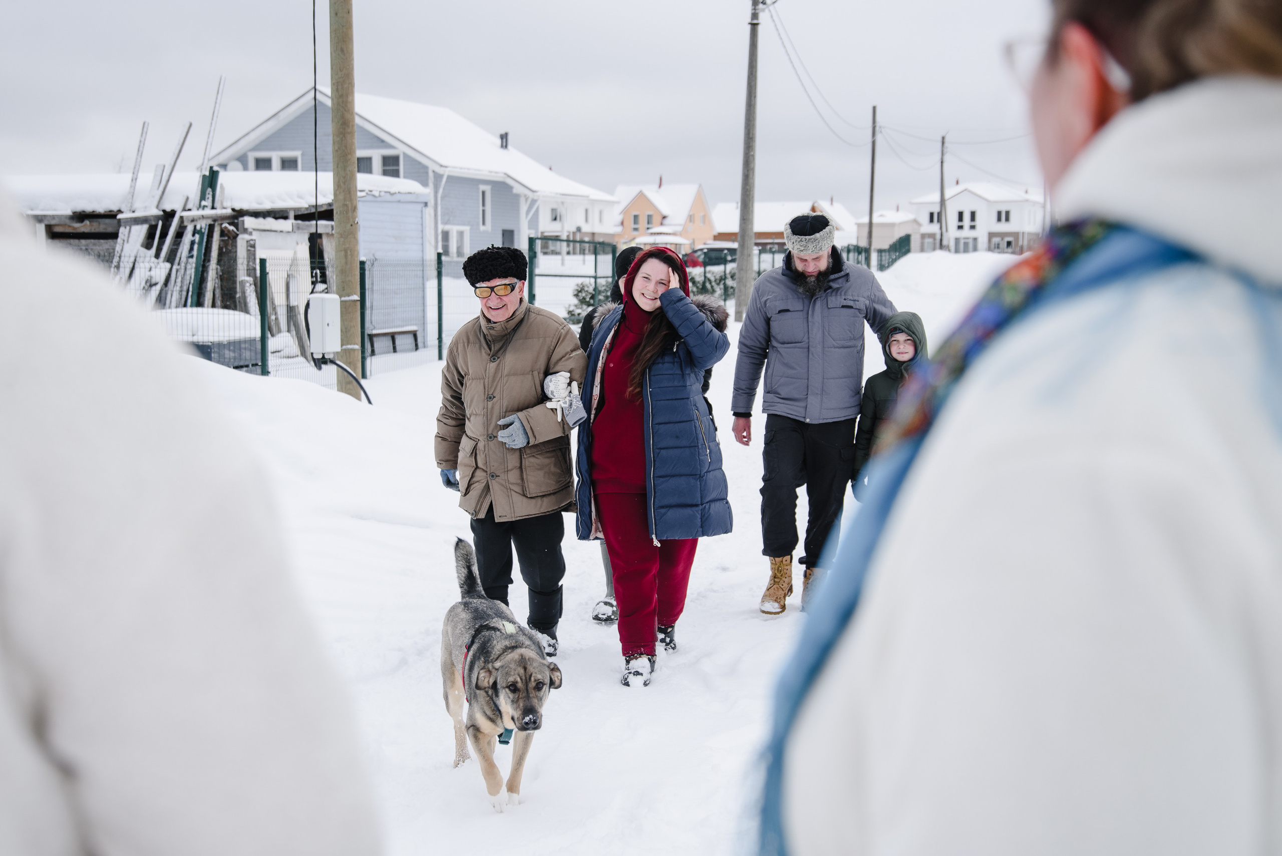 Семейная прогулка по лесу. Фотограф Денис Неместо, портрет, репортаж