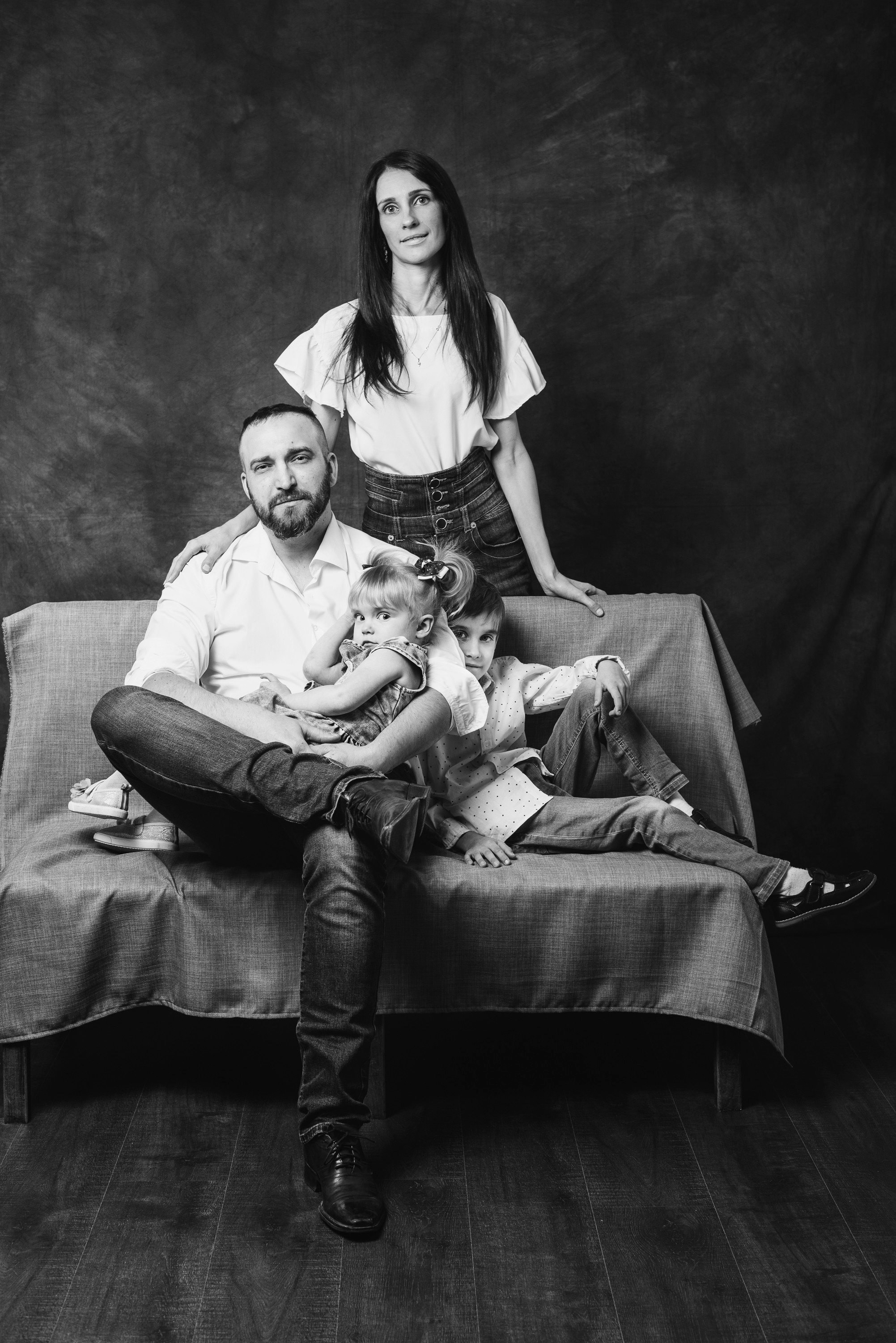 Уютная фотостудия на юге СПб. Авторские холсты ручной работы. Фотограф Денис Неместо, портрет, репортаж