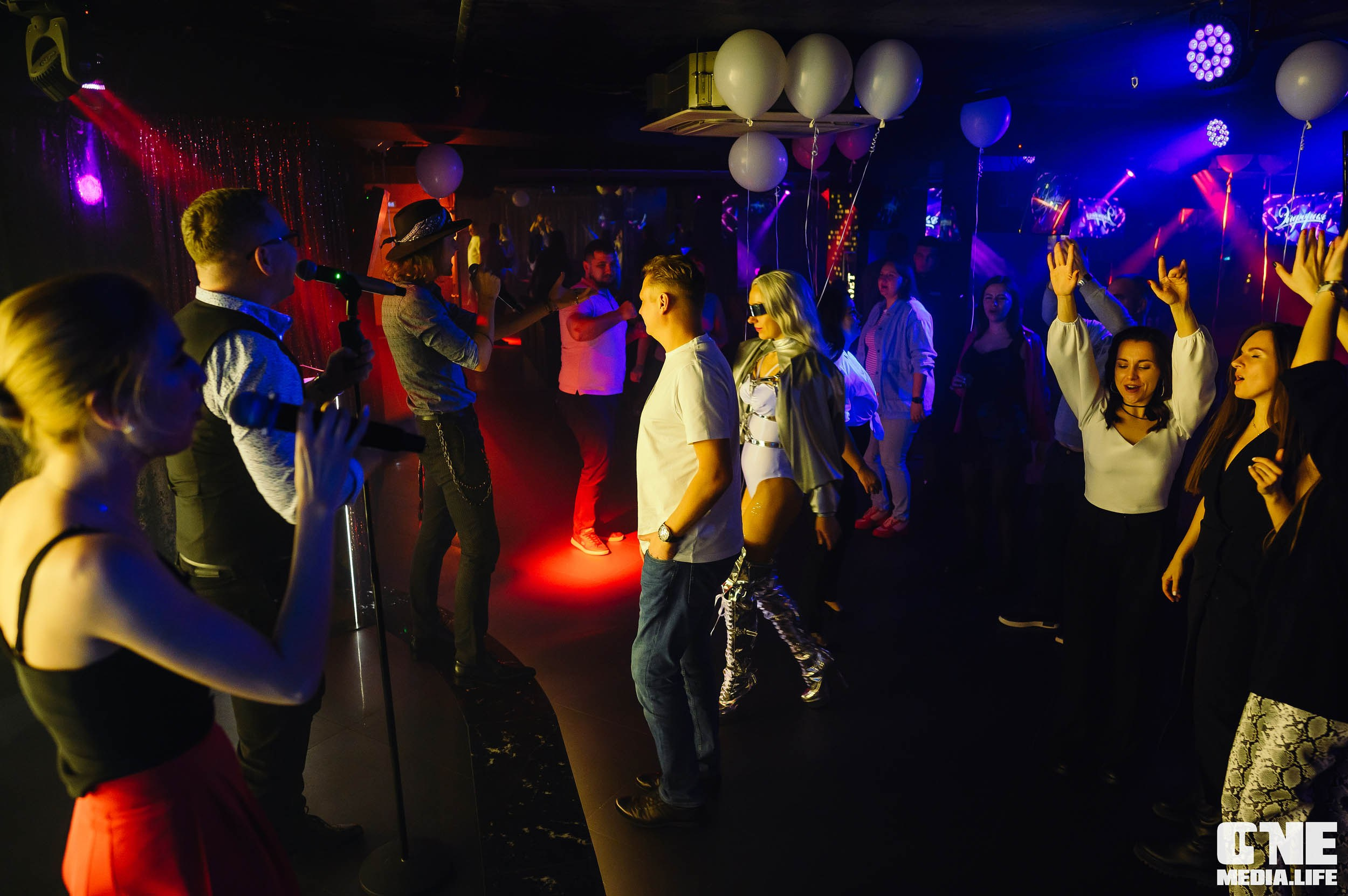 Фотоотчет из караоке-клуба Эйфория. One Media Life: фоторепортажи, фотоотчеты с мероприятий и заведений
