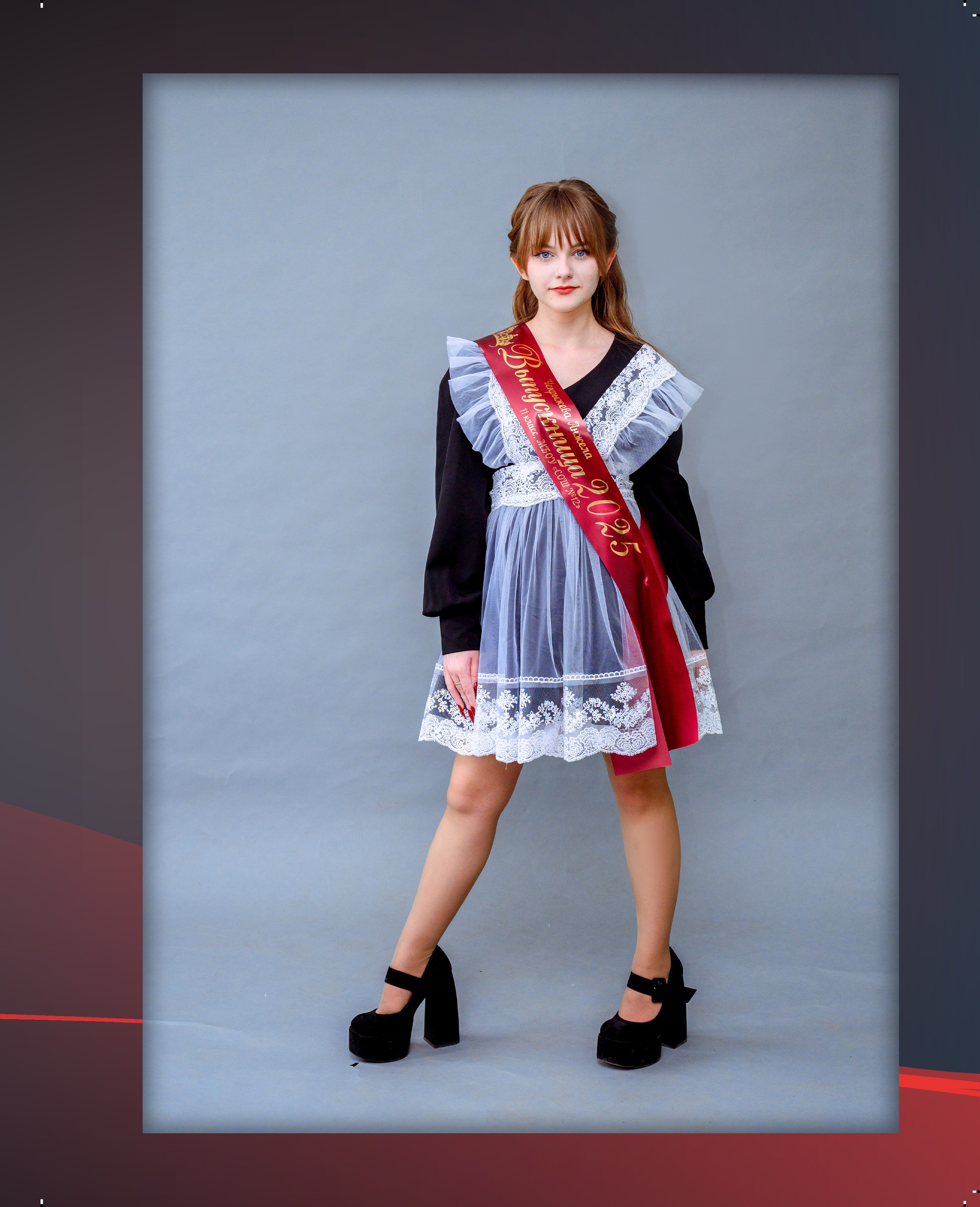 Выпускной альбом для старших классов на 7 разворотов. Фотограф. Выпускные альбомы в Барнауле